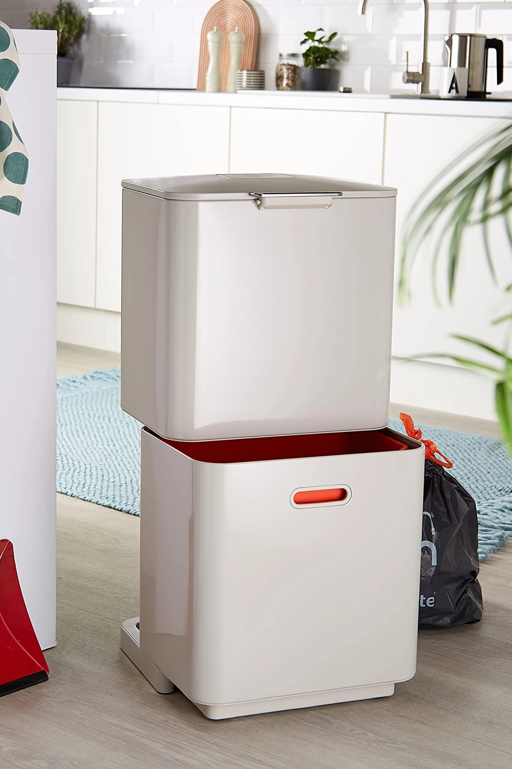 Joseph Joseph Totem Max - Kuchenny kosz do segregacji i recyklingu odpadów 60 litrów z filtrem odpornym na zapachy i wyjmowanym pojemnikiem na odpady spożywcze, Kamień