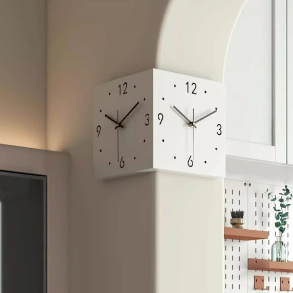 Dwustronny zegar ścienny, funkcjonalny dwustronny wyświetlacz dla łatwego oglądania, zegar narożny z lampką - prosty design do dekoracji domu lub biura