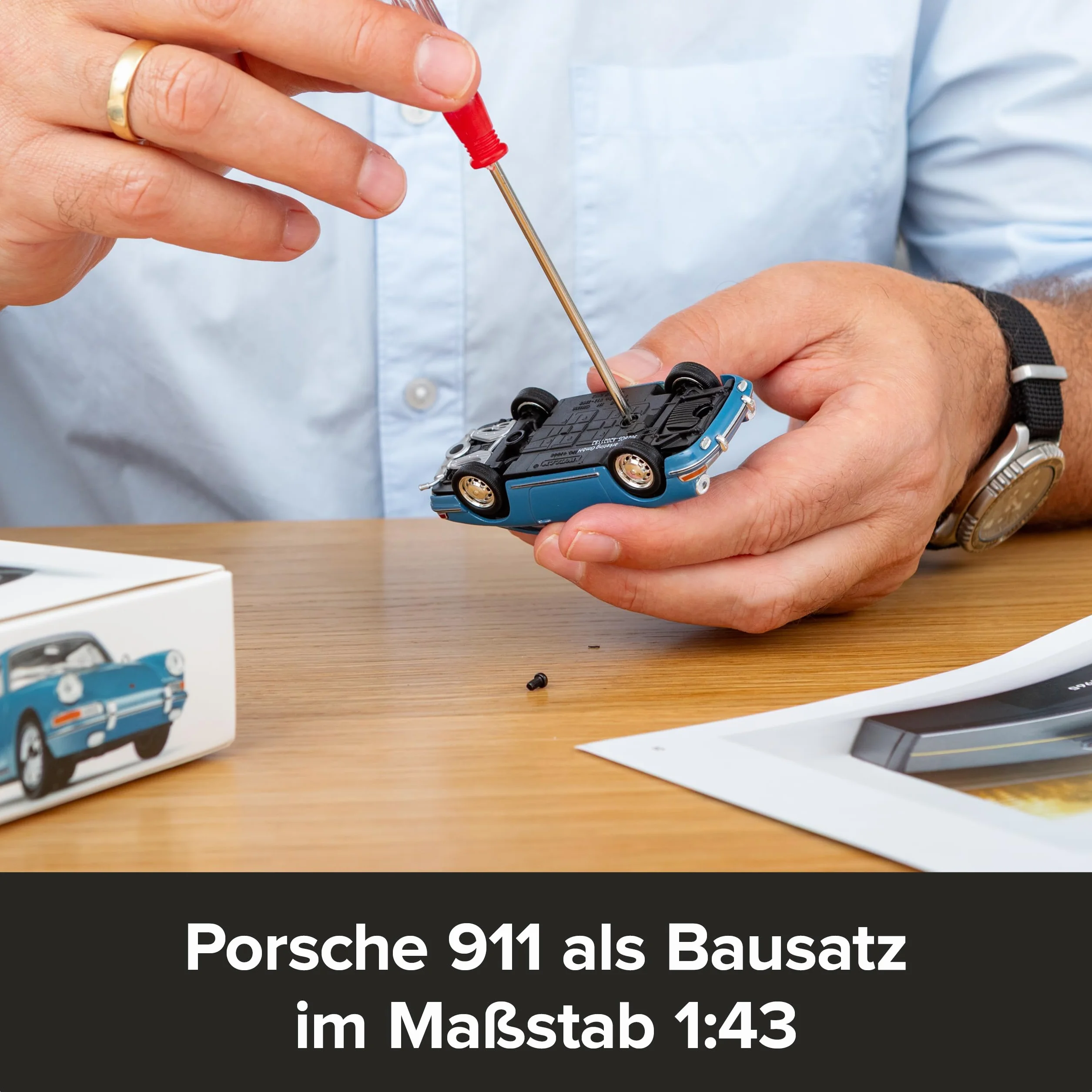 FRANZIS 67664 - Porsche 911 Adventskalender Emailleblau