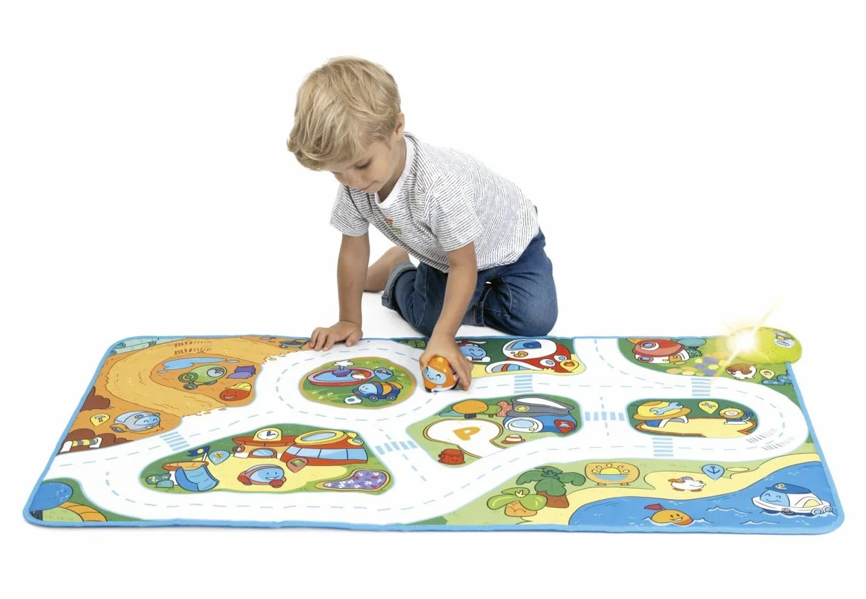 Chicco Elektroniczna mata do zabawy w mieście Turbo Ball Maxi 110 x 60 cm, interaktywny dywan ze światłami i quizami, 15 punktów interakcji, z 1 pojazdem Turbo Ball, dywan do samochodu, 1-4 lata