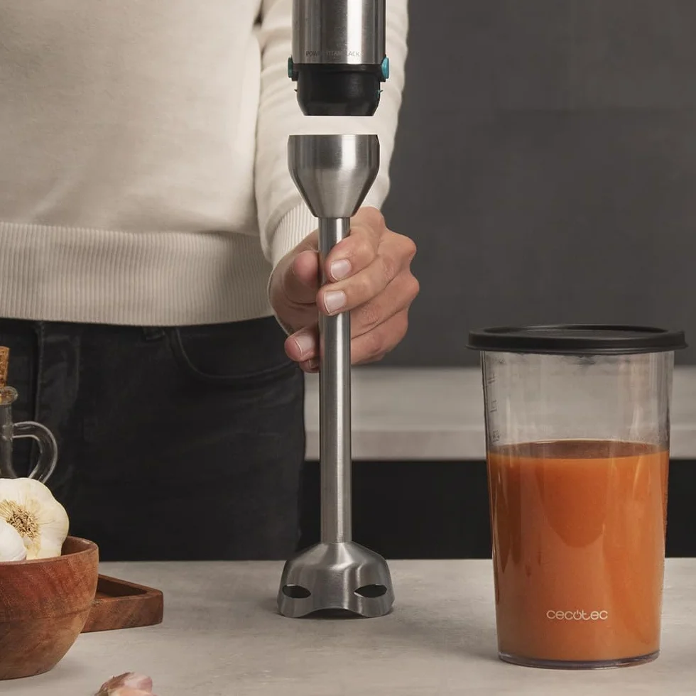 Cecotec Blender ręczny Power Pulsar 2300 MAX. Maksymalna moc 2300 W, 4 ostrza z czarną powłoką tytanową, stopą XL, szklanką 700 ml z pokrywką, prętami i rozdrabniaczem z wylewką lodu