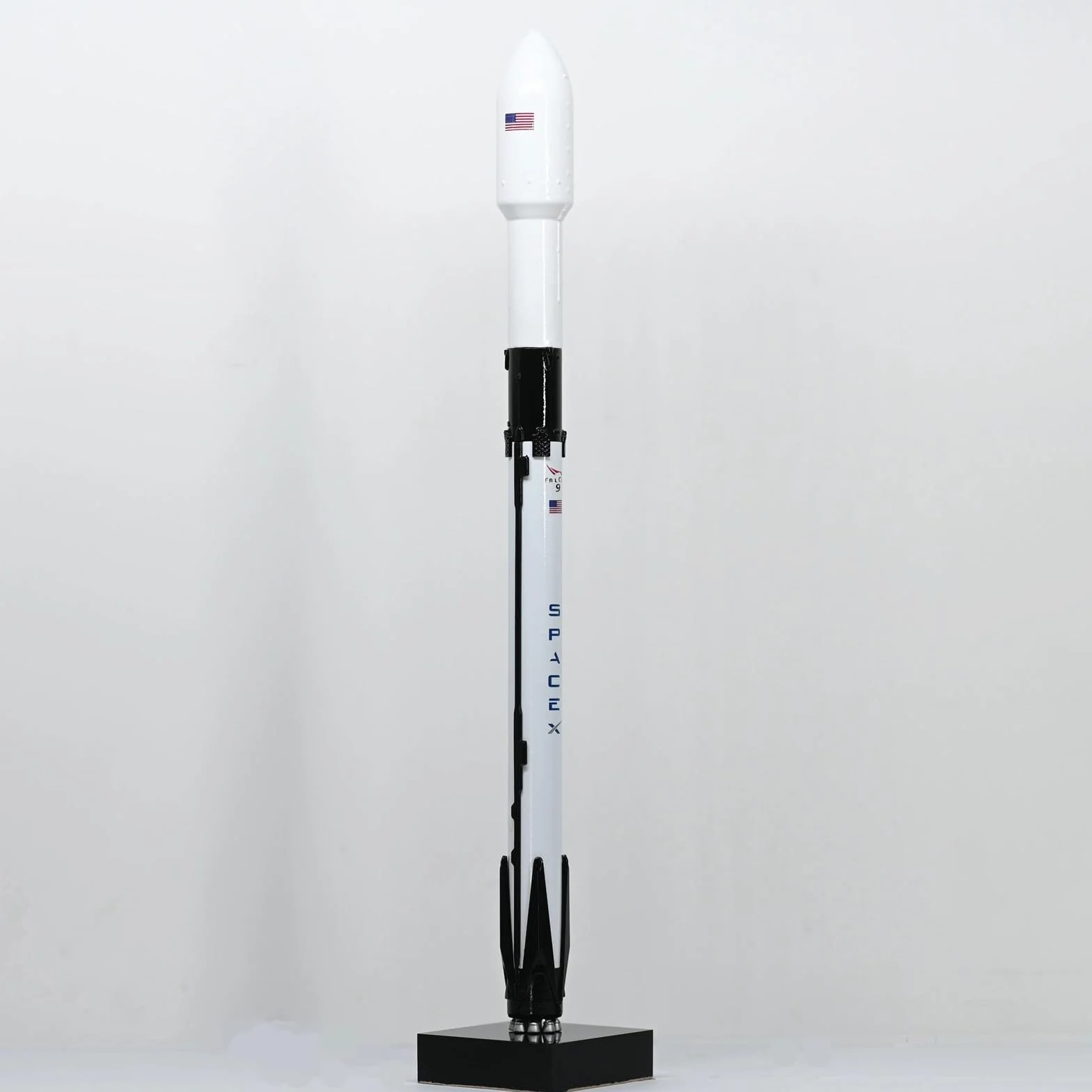 SpaceX Model Falcon 9 Block 5 Rocket Model Metal Diecast Home Desktop Office Ozdoby Dropshipping Mężczyźni Prezent