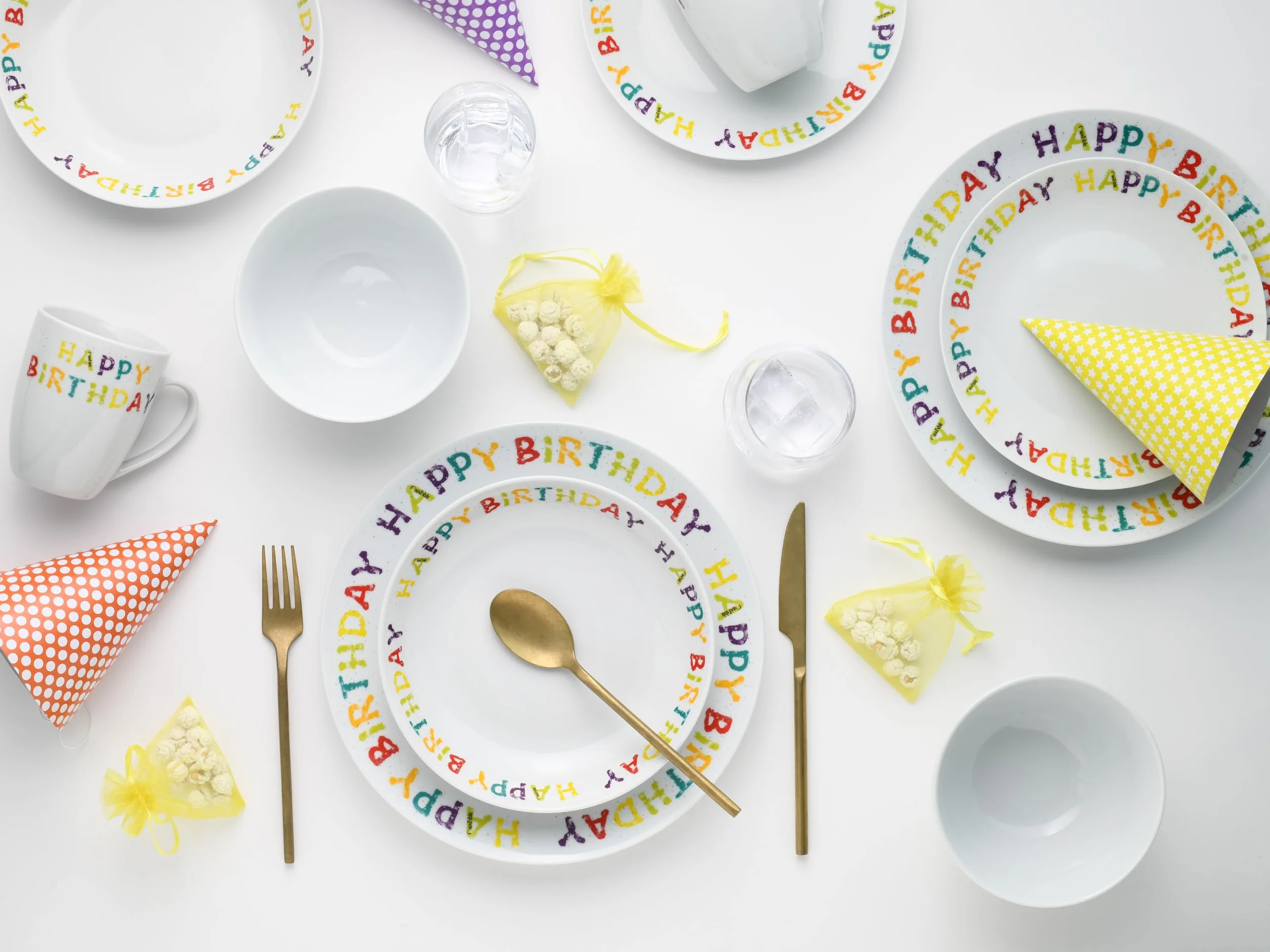 CreaTable, 24168, seria Happy Birthday, 10-częściowy zestaw naczyń dla 2 osób, porcelanowy serwis łączony, nadaje się do mycia w zmywarce i używania w kuchence mikrofalowej, wysokiej jakości produkcja