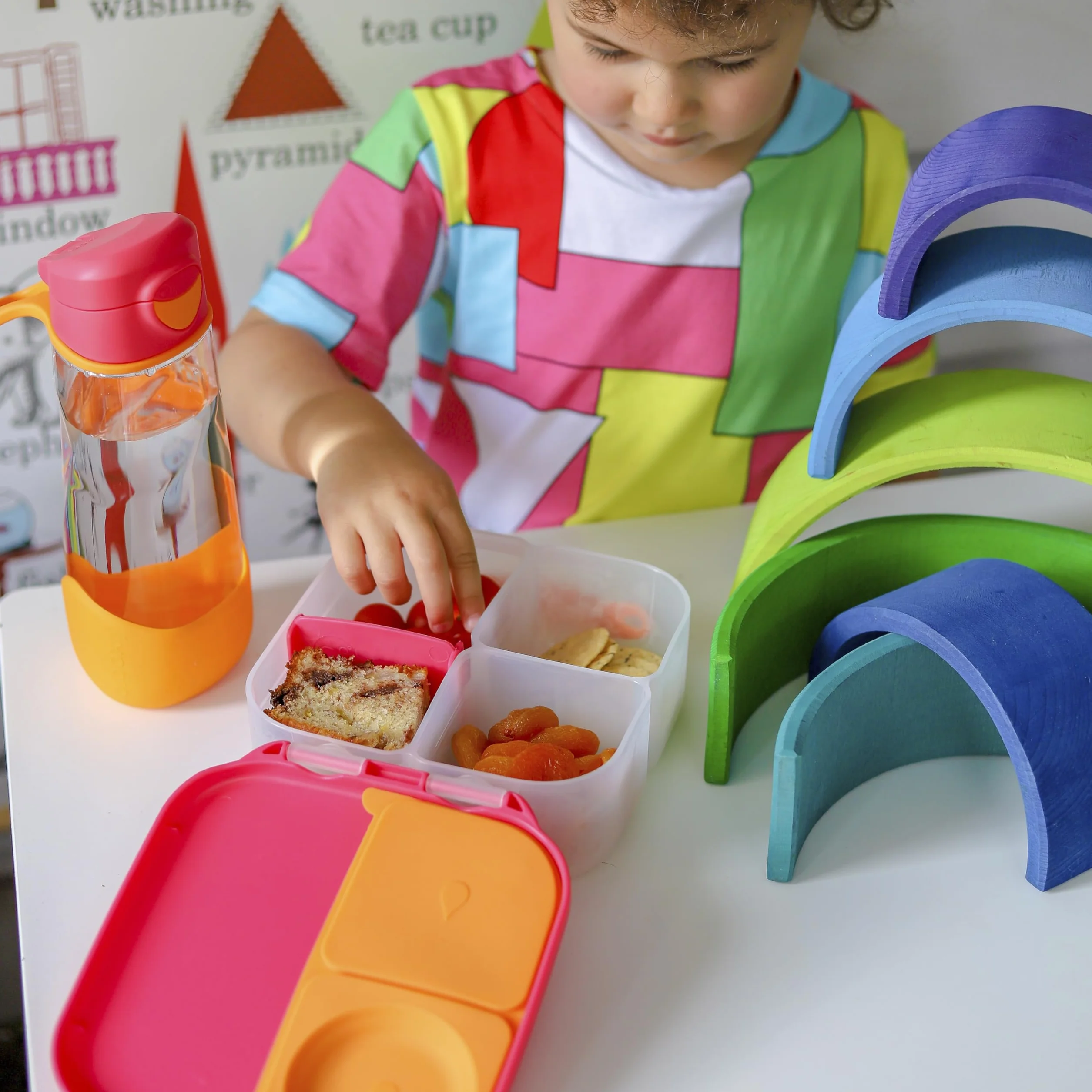 b.box Mini pudełko na lunch Bento z 3 przegródkami (2 szczelne), optymalne dla małych dzieci, na lunch i przekąski, pasuje na cały owoc, bez BPA, shake truskawkowy