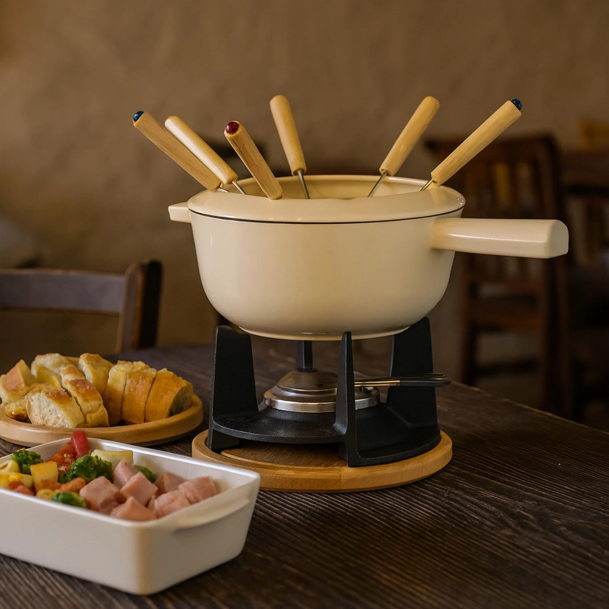 Zestaw do fondue z żeliwa spiżowego Mahlzeit dla 6 osób | 2 litry | Zestaw do fondue 13-częściowy z palnikiem i widelcami | Zestaw do fondue, zestaw do serowego fondue, zestaw do mięsnego fondue