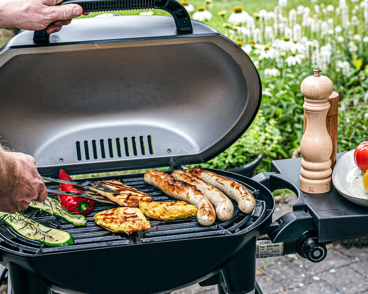 ROMMELSBACHER Barbecue BBQ 4100/S, 2-częściowy ruszt do grillowania z żeliwa, pokrywa na zawiasach ze wskaźnikiem temperatury, temperatury do 300°C, bezstopniowa regulacja, w zestawie z wózkiem