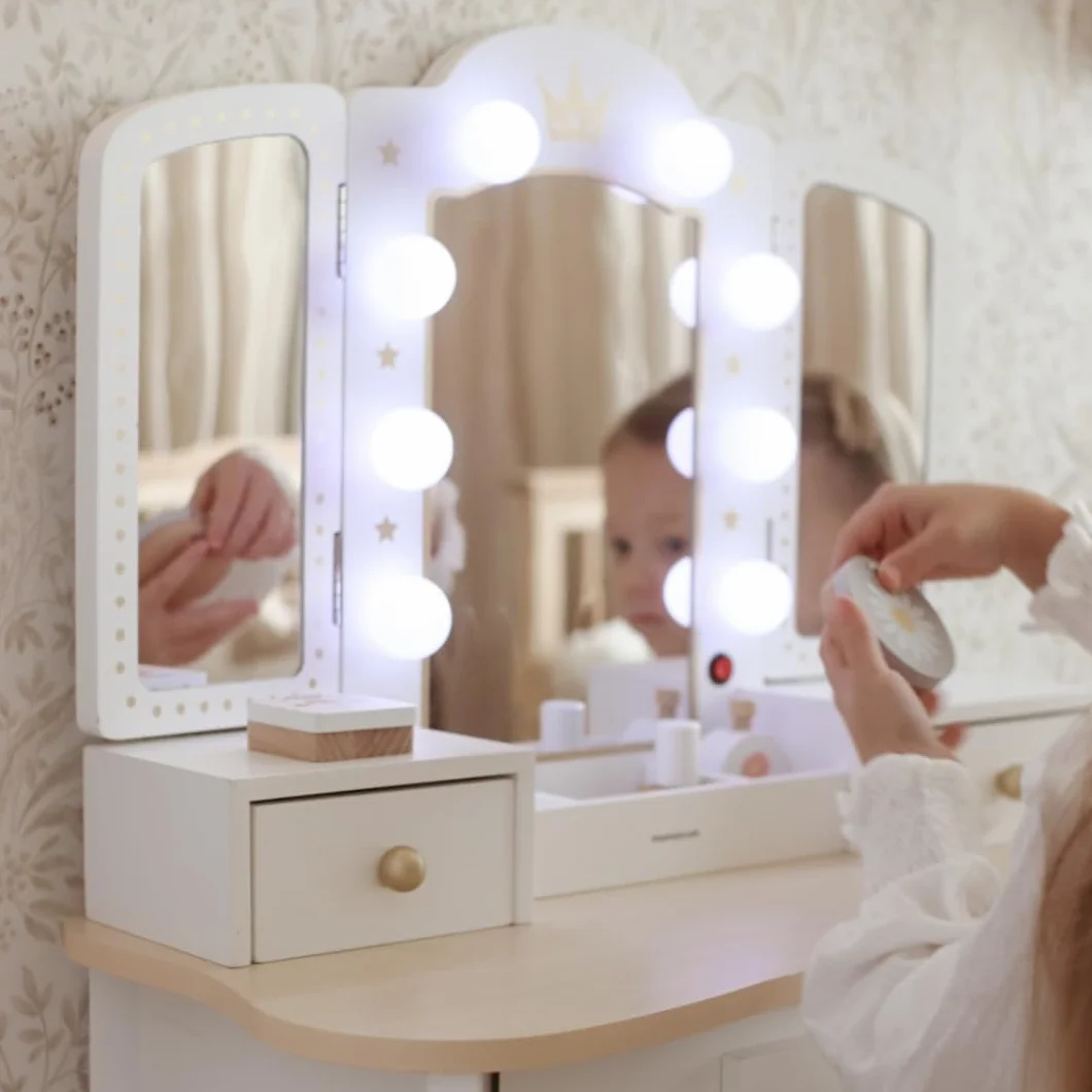 Mamabrum Drewniana Toaletka dla Dzieci 3+, XXL z Taboretem i Oświetleniem LED, 3-Skrzydłowe Lustro, Duża Szuflada, Akcesoria, Odgrywanie Ról Make-up, Solidna Konstrukcja, Zamieniana w Biurko