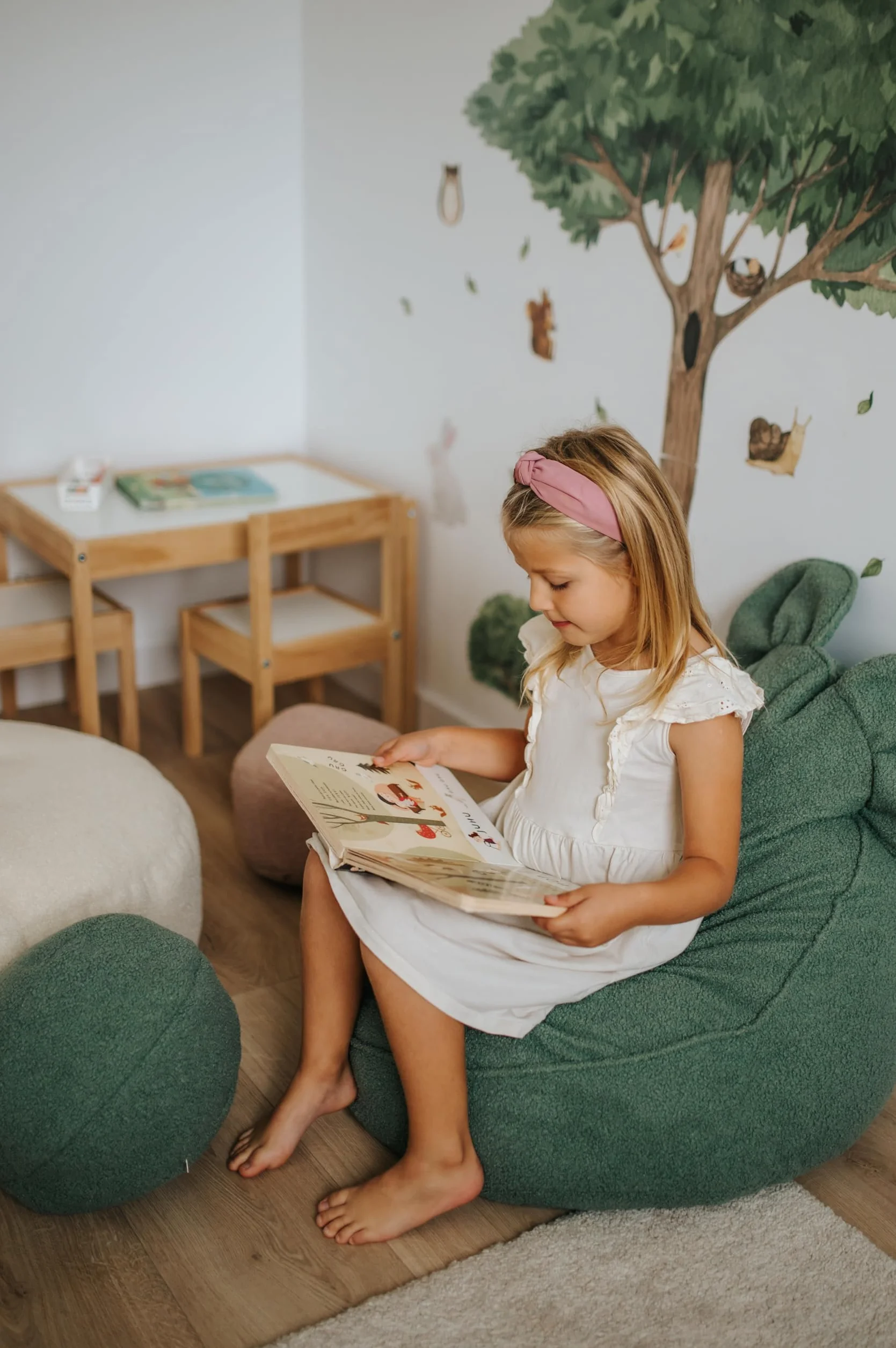Gutekissen® Kinder Sitzsack „Miki” z usszami – Wygodny, dywan stolarski Montessori do pokoju dziecięcego (szary, 68/68/50 z usszami)
