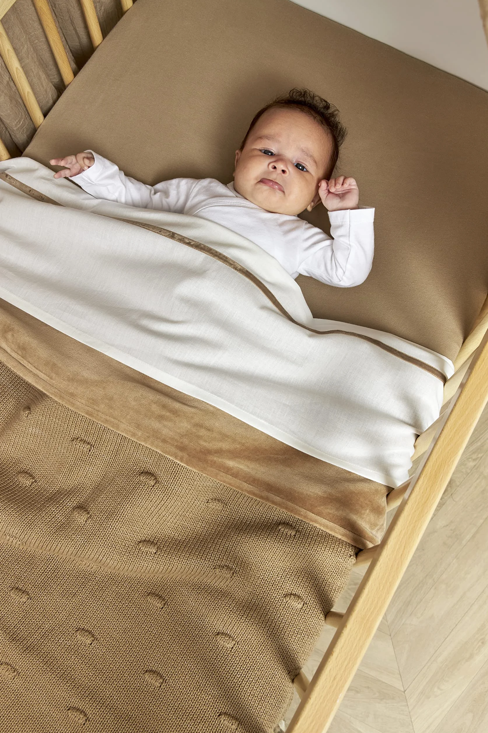 Meyco Baby Uni prześcieradło do łóżeczka dziecięcego (prześcieradło z miękkiego jerseyu, wykonane w 100% z bawełny, oddychające, wymiary: 50 x 90 cm), taupe