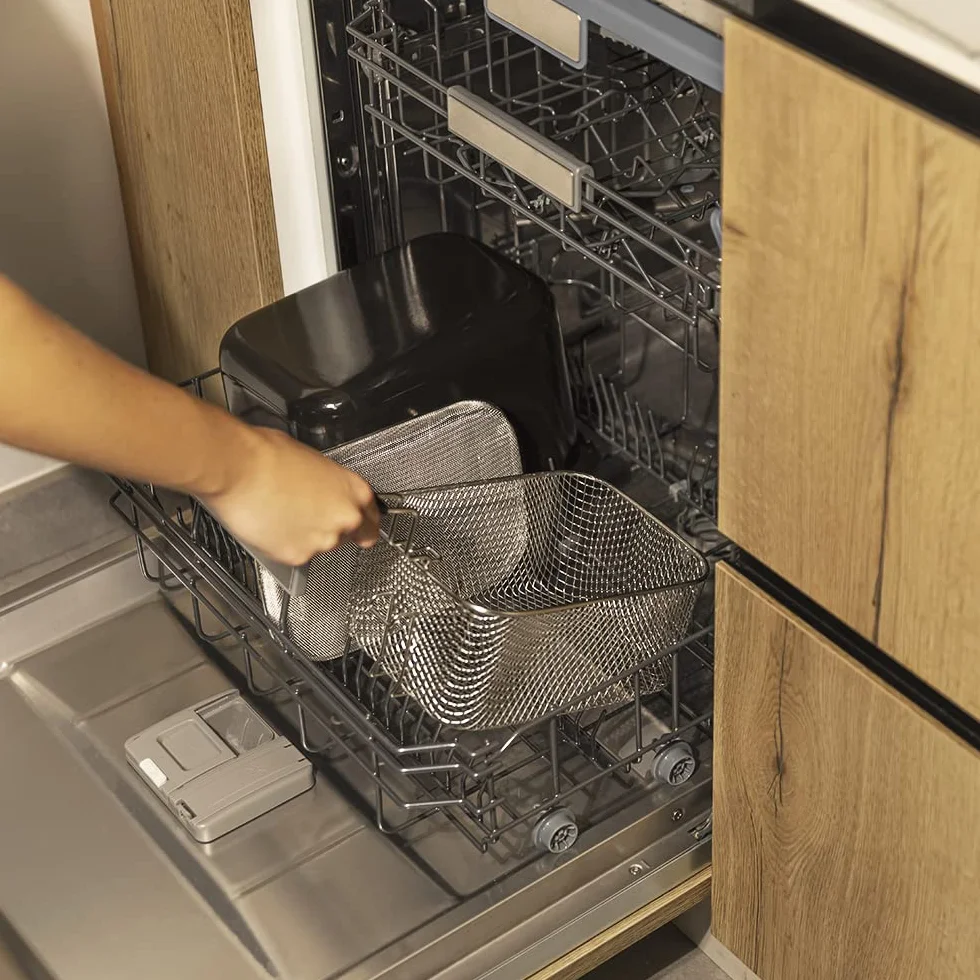 Cecotec Frytownica olejowa Cleanfry Luxury 4000 Czarna 4,2 litra. 3270 W, stal nierdzewna lakierowana na czarno, 5 programów wstępnych, filtr OilCleaner.