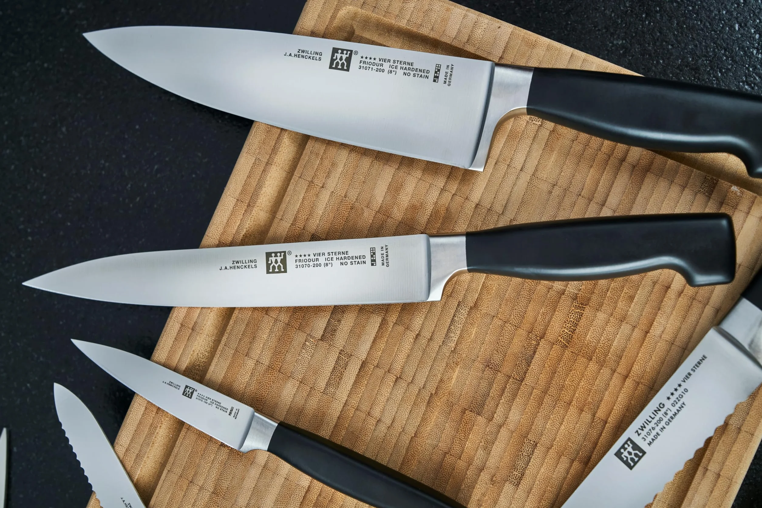 ZWILLING Selbstschärfender Messerblock, 7-tlg., Holzblock, Messer und Schere aus rostfreiem Spezialstahl/Kunststoff-Griff, Vier Sterne