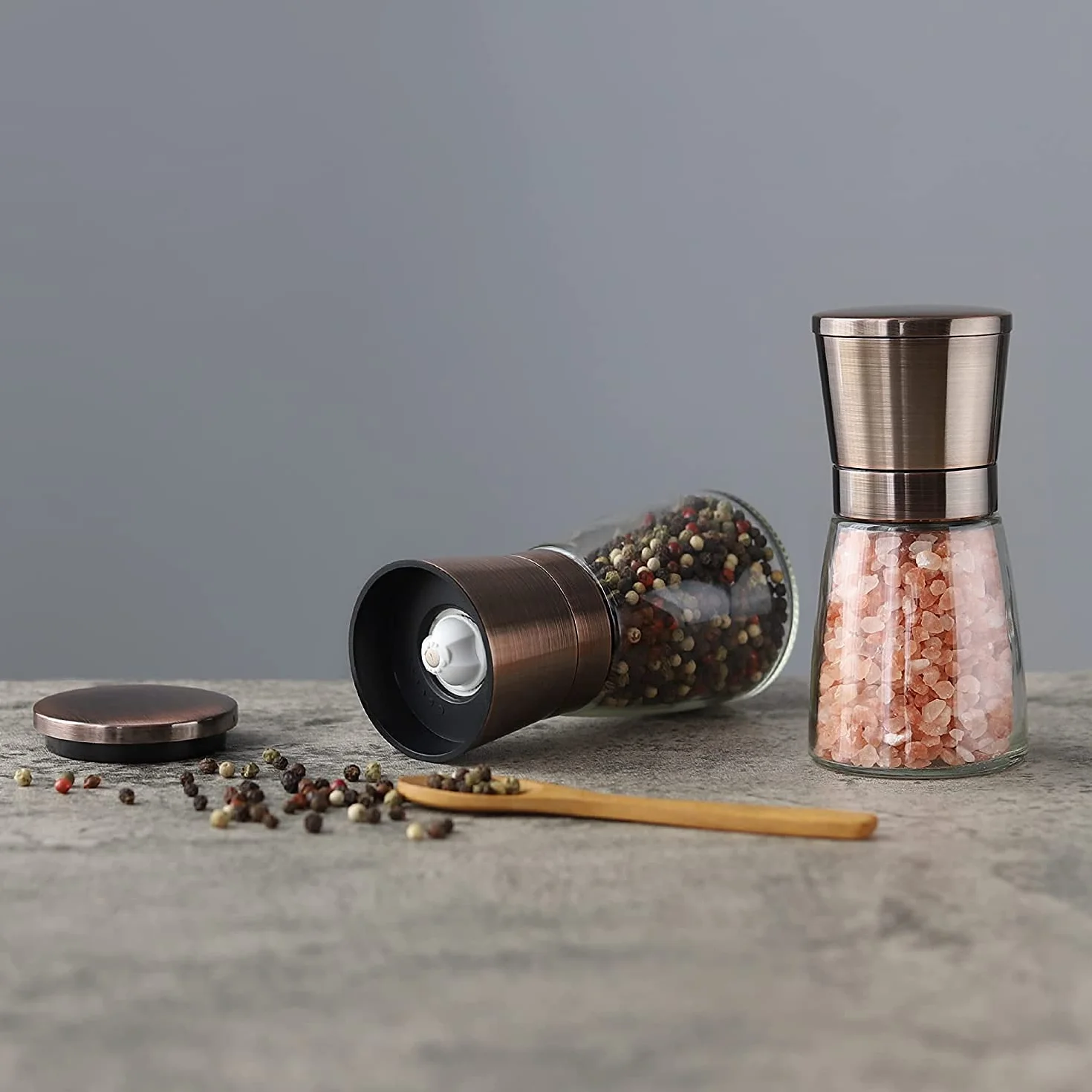 Młynek do soli i pieprzu zestaw 2 wymiennych regulowany rdzeń ceramiczny magnetyczne pokrywki