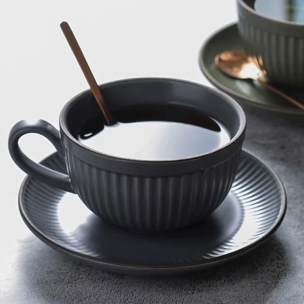 Kubki Zestaw filiżanek do kawy filiżanka do kawy domowa popołudniowa herbata zestaw ceramiczny retro kubek i spodek kubek do kawy(A)