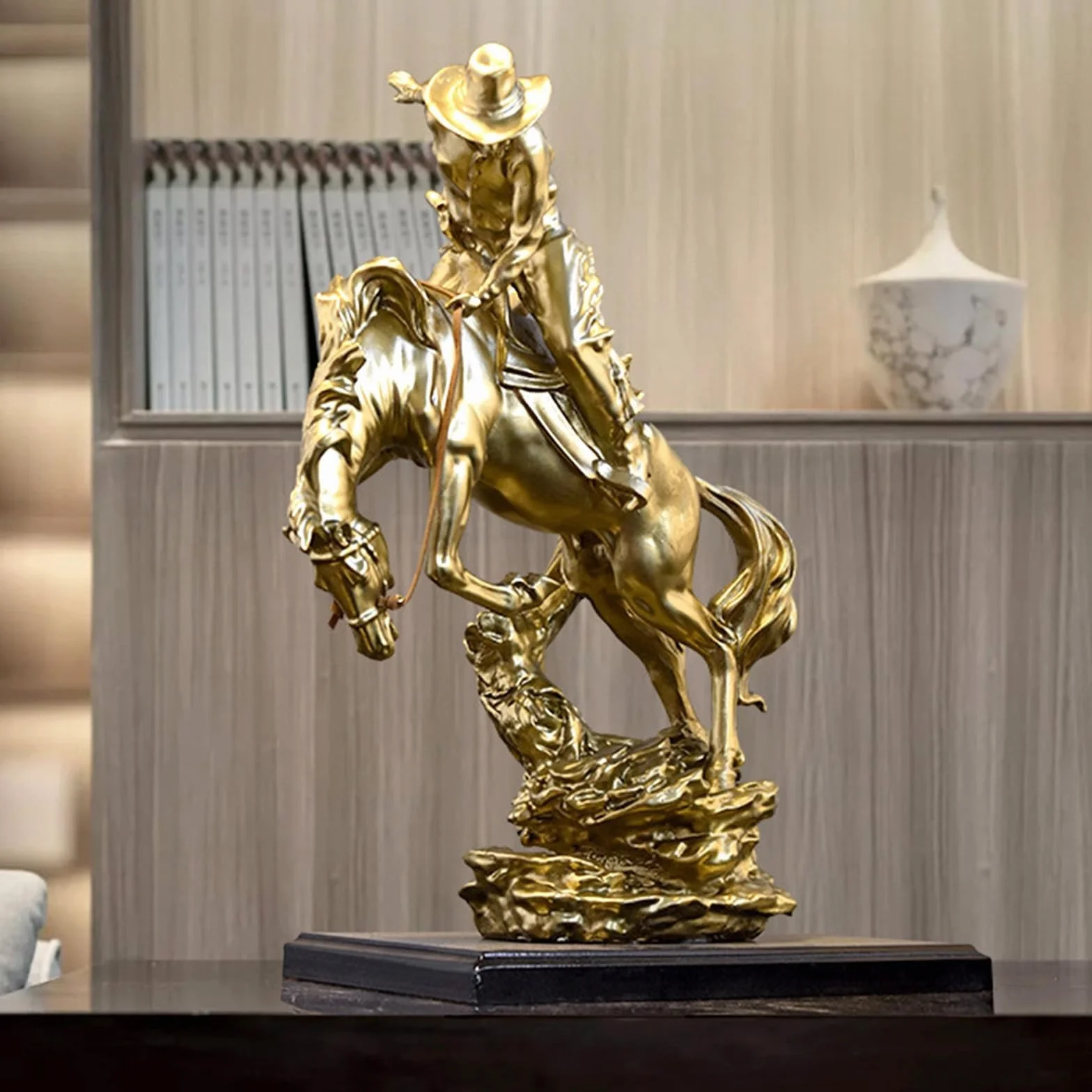 Dekoracja biurka Artystyczna Statua - Rzeźba Ornament - Zachodni Kowboj Jeżdżący Konia Statua Rycerza Wojownika Figurka Kolekcja Żywicy Bucking Bronco Statua, Figurka artystyczna Prezenty