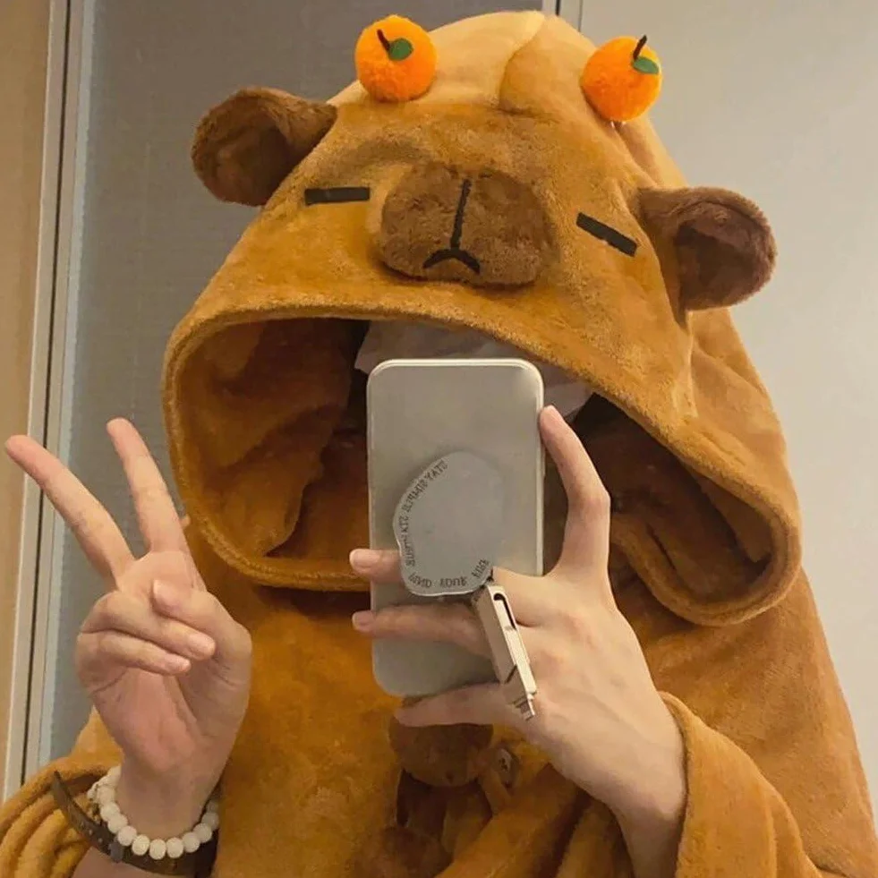 Capybara ciepły płaszcz kreskówka bluza z kapturem peleryna miękki koc do noszenia puszysty dom bielizna nocna na sofę sypialnia podróż salon