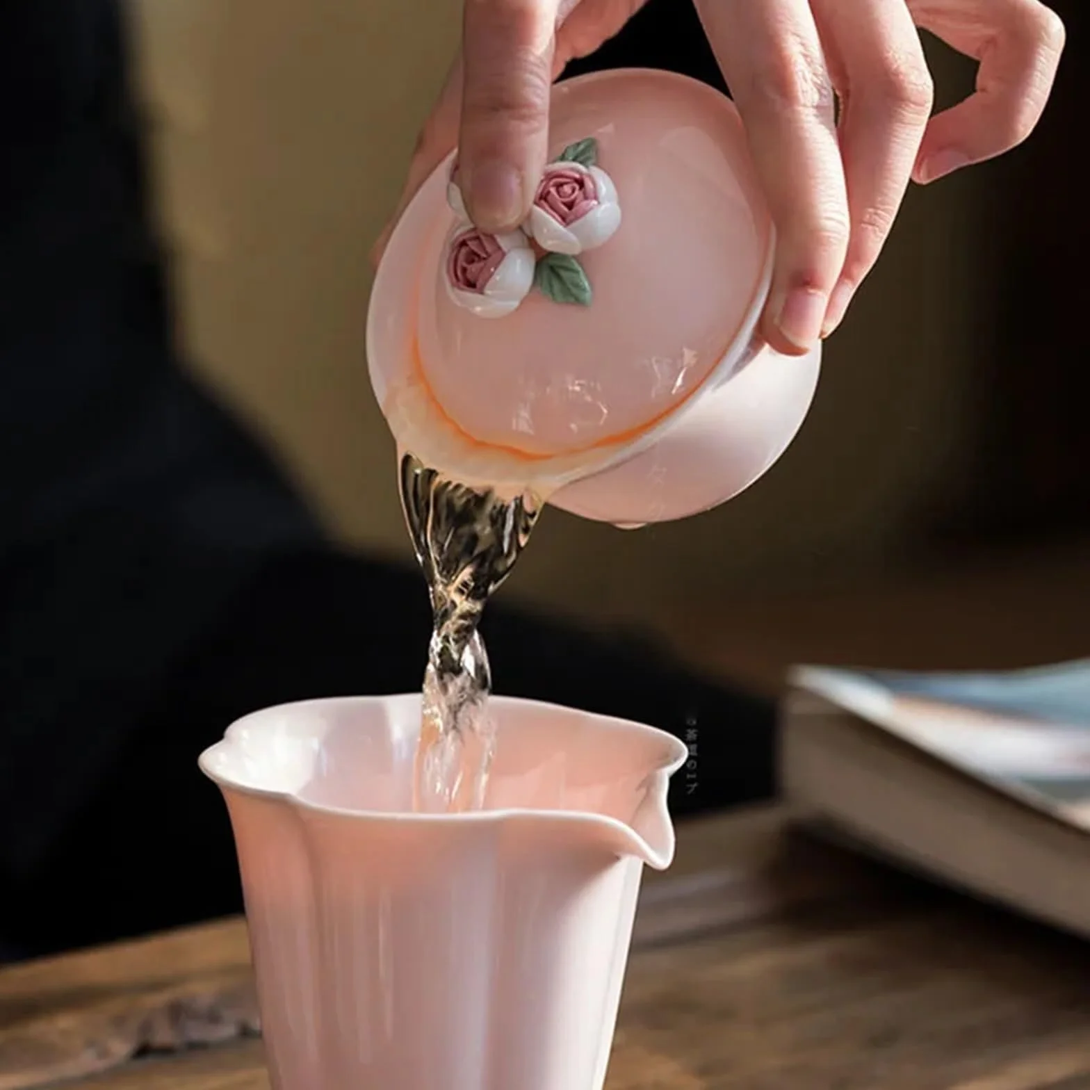 Filiżanka do herbaty, chińskie filiżanki do herbaty, 100 ml Jadeitowy proszek błotny, ręcznie szczypane kwiaty, pokryta Sancai ceramiczną miską do herbaty domowej Kung Fu Tea