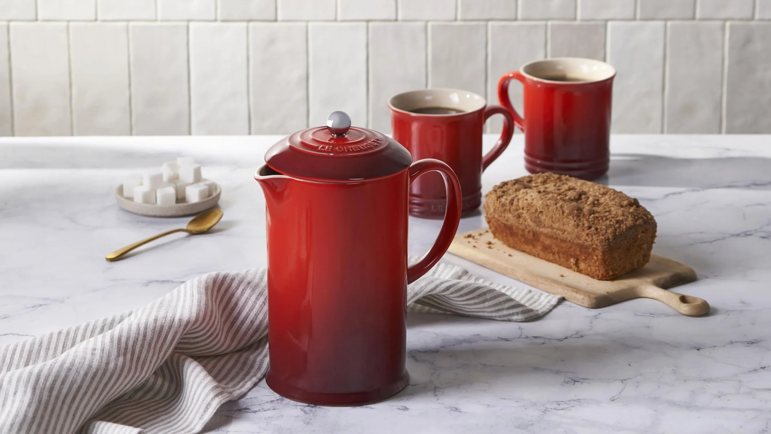 Le Creuset Kamionka Cafetière francuska prasa z tłokiem ze stali nierdzewnej, 1 l, nadaje się do 3-4 kubków, Cerise, 9102820006000; Wiśniowy