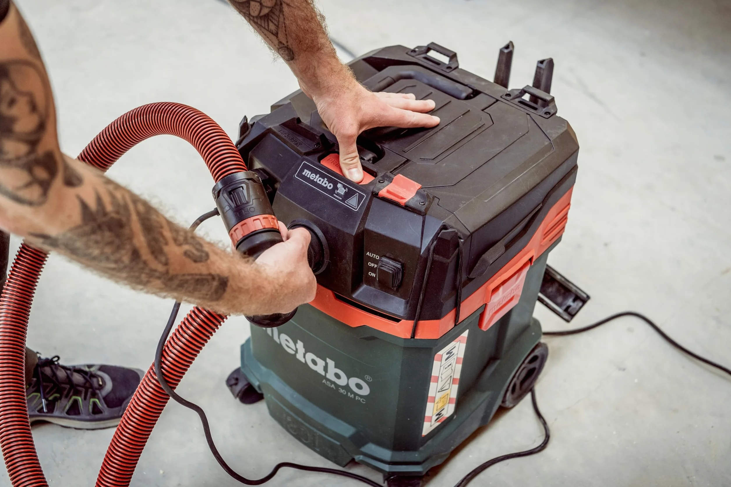 Metabo ASA 30 M PC Odkurzacz uniwersalny - Odkurzacz do pracy na mokro/sucho ze zintegrowanym czyszczeniem filtra - długość kabla 8 m