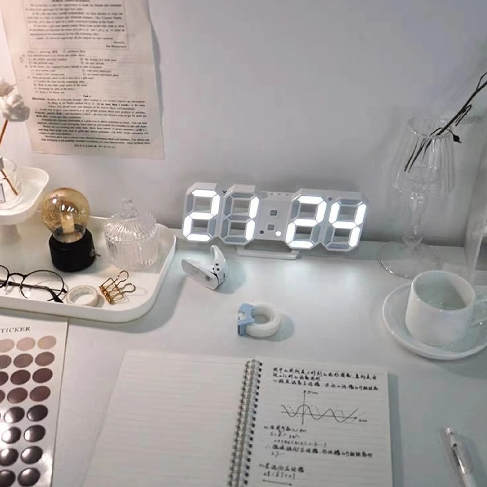 Zerodis Cyfrowy zegar ścienny, cyfrowy budzik 3D LED na biurko z wyświetlaczem czasu i temperatury, oświetlenie LED, lampka nocna, dekoracyjne zegary do kuchni, sypialni, biura (biała rama, biały