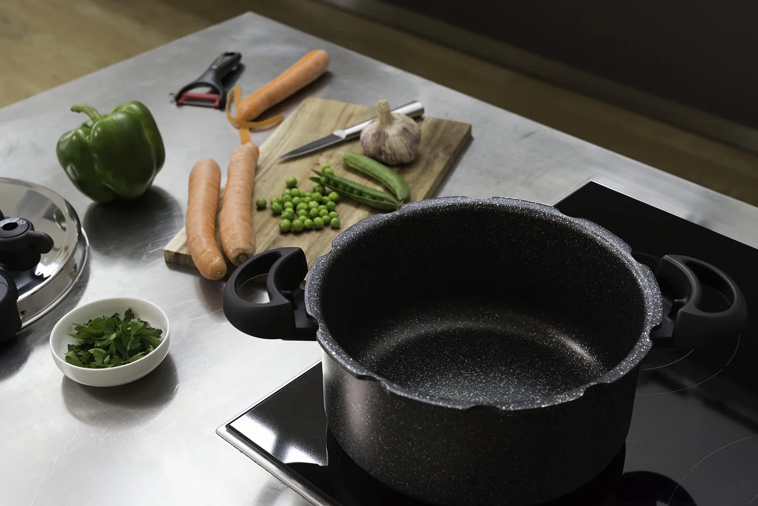 Seb Clipsominut'Ultra Resist Wykończenie kamienia szybkowar 5 l + książka z przepisami, szybkowar indukcyjny, efekt kamienia, łatwe w użyciu, Made in France P4705105