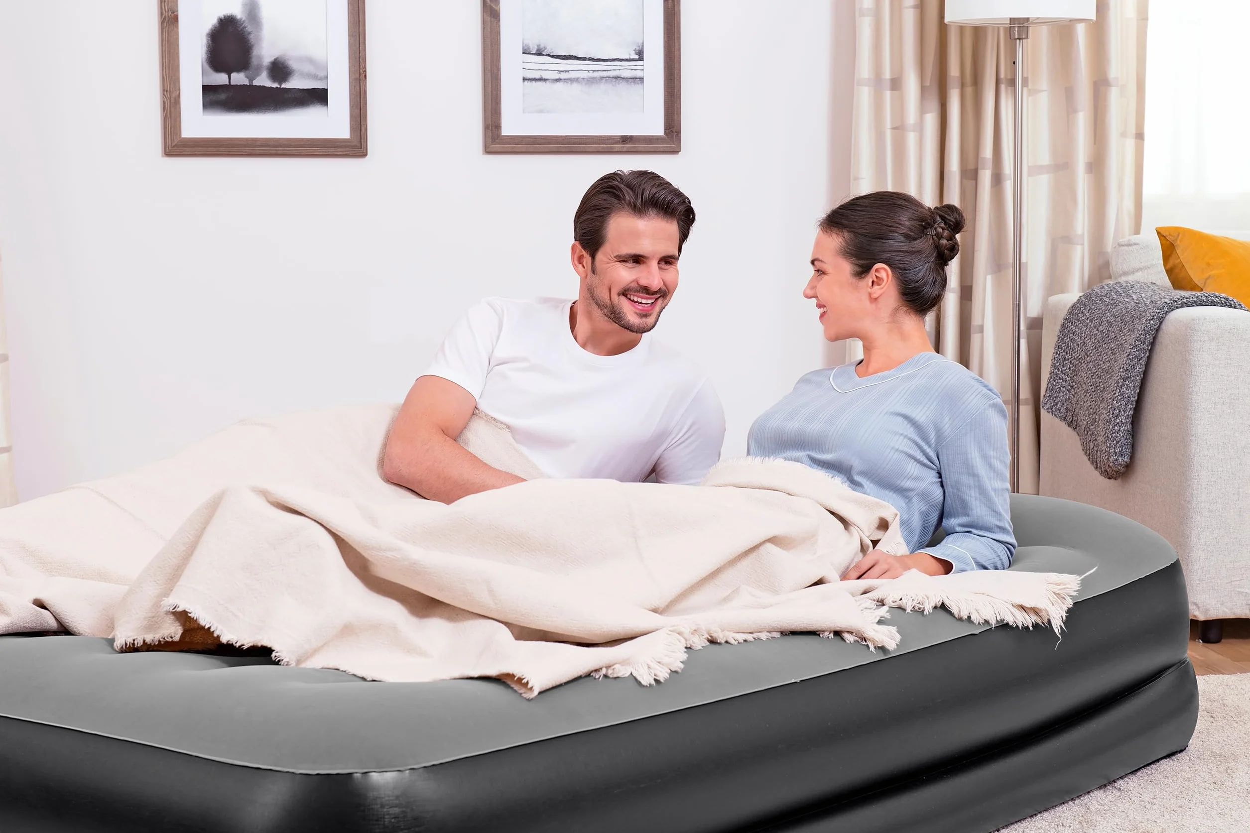 Bestway TriTech Aerolux materac dmuchany ze zintegrowaną pompą elektryczną Double XL/Mid 203 x 152 x 46 cm