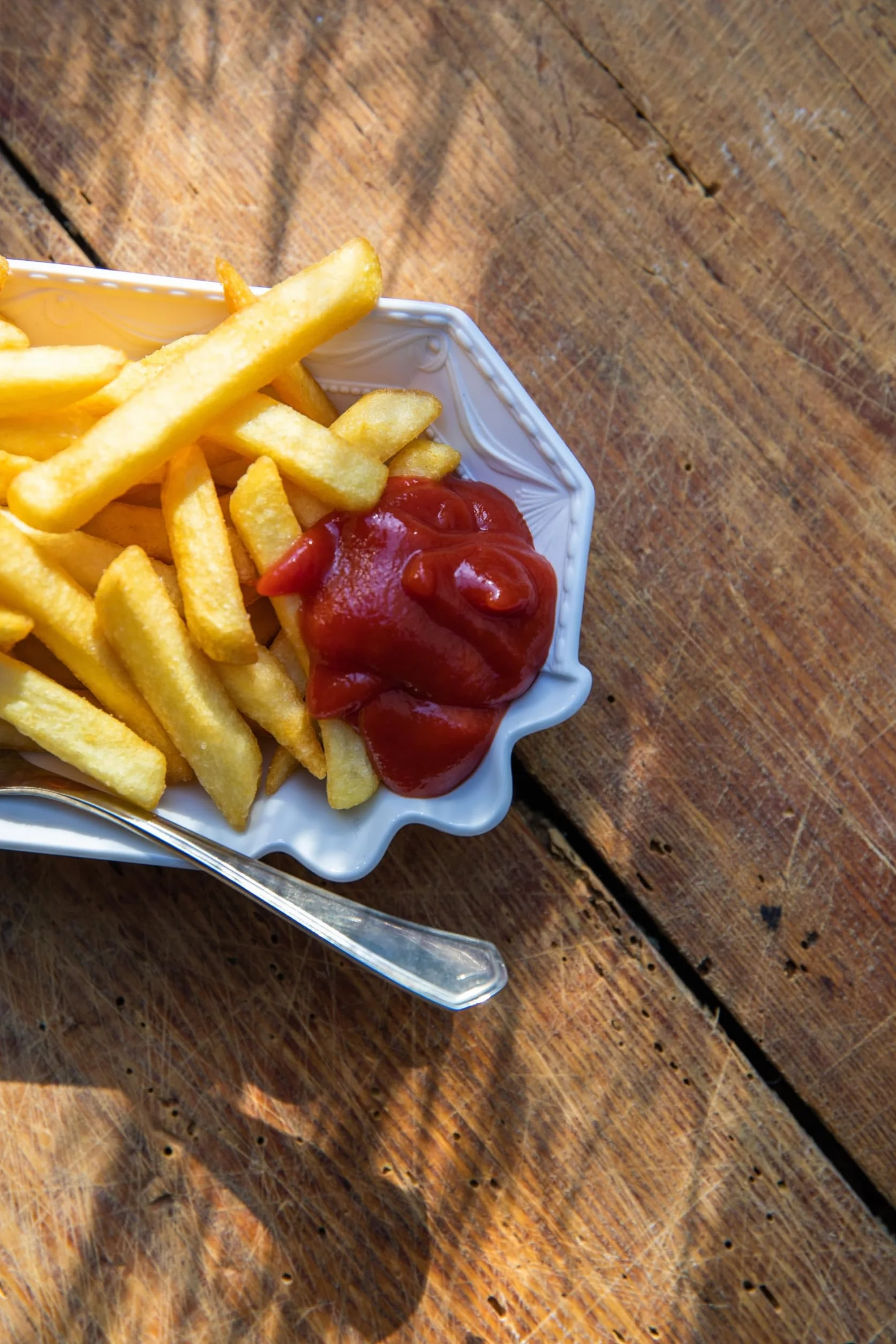 KPM Kurland biała miska na kiełbasę curry