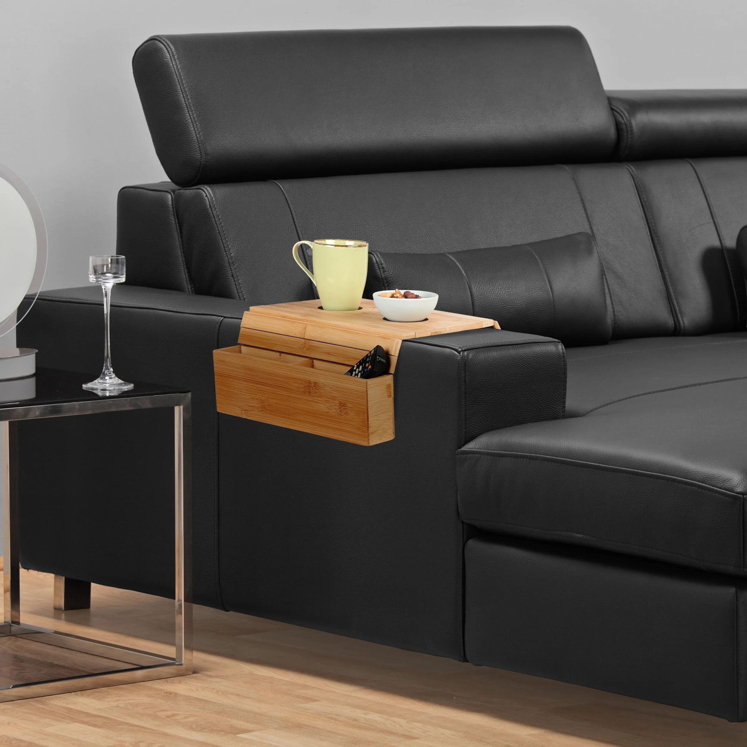 Relaxdays Taca na sofę z podłokietnikami, bambusowa, wys. x gł.: 5,5 x 50 x 33,5 cm, półka na sofę z podstawkami, 2 przegródki, naturalna/czarna