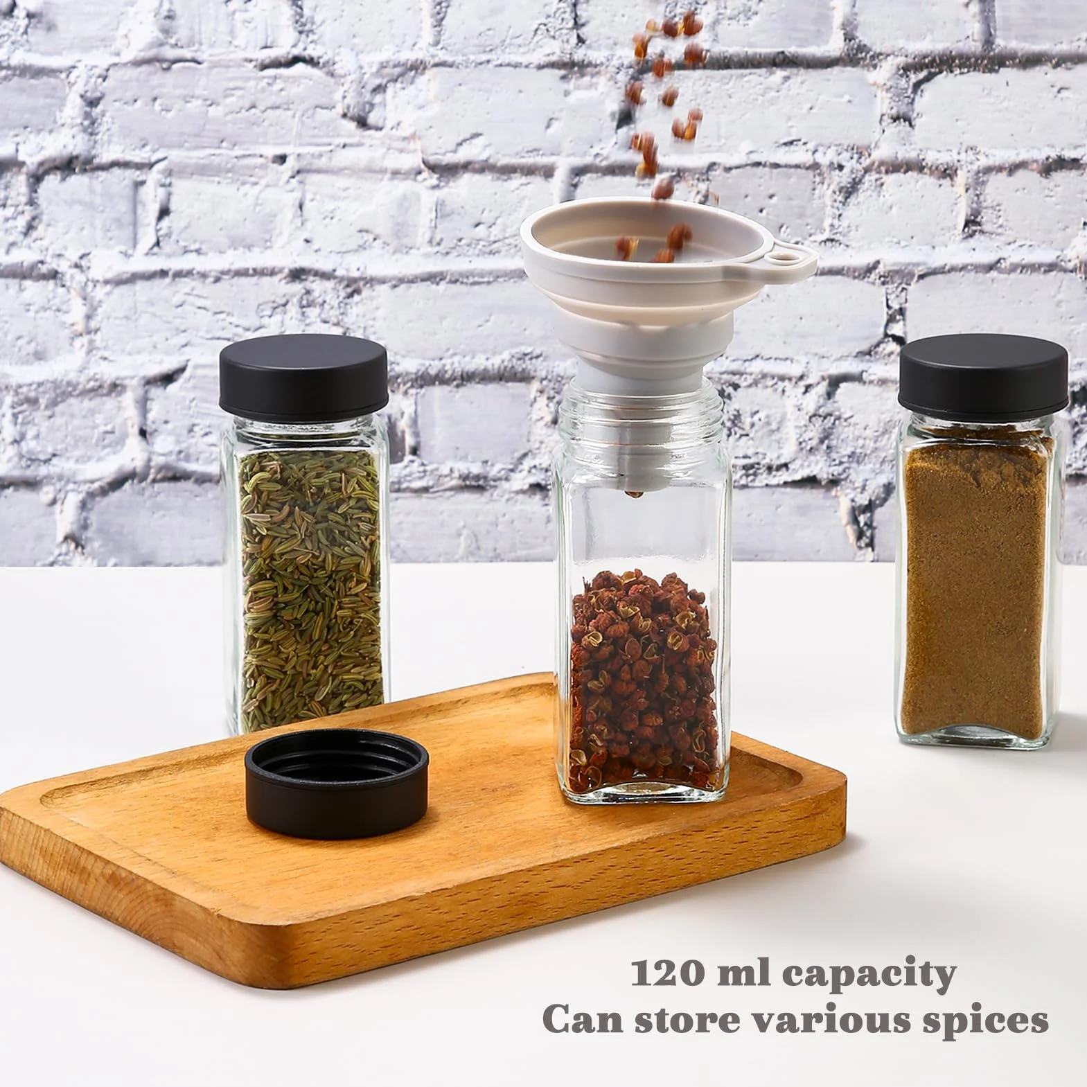 LUFEVRM Minimalistyczne kwadratowe szklane słoiki na przyprawy z pokrywkami, 120 ml, 4,3 cm x 10,7 cm x 4,1 cm, zawiera lejek i szczotkę, organizer na przyprawy