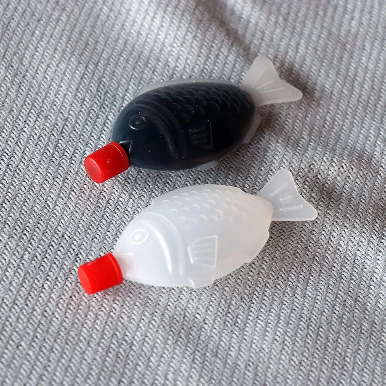 Butelka Do Wyciskania Zestaw 6-częściowy Butelka Z Ketchupem Plastikowa Butelka Na Przyprawy Sos Butelka Do Wyciskania Sos Sałatkowy W Kształcie Ryby Pojemnik Na Miód Gadżety Kuchenne(2.6ml)