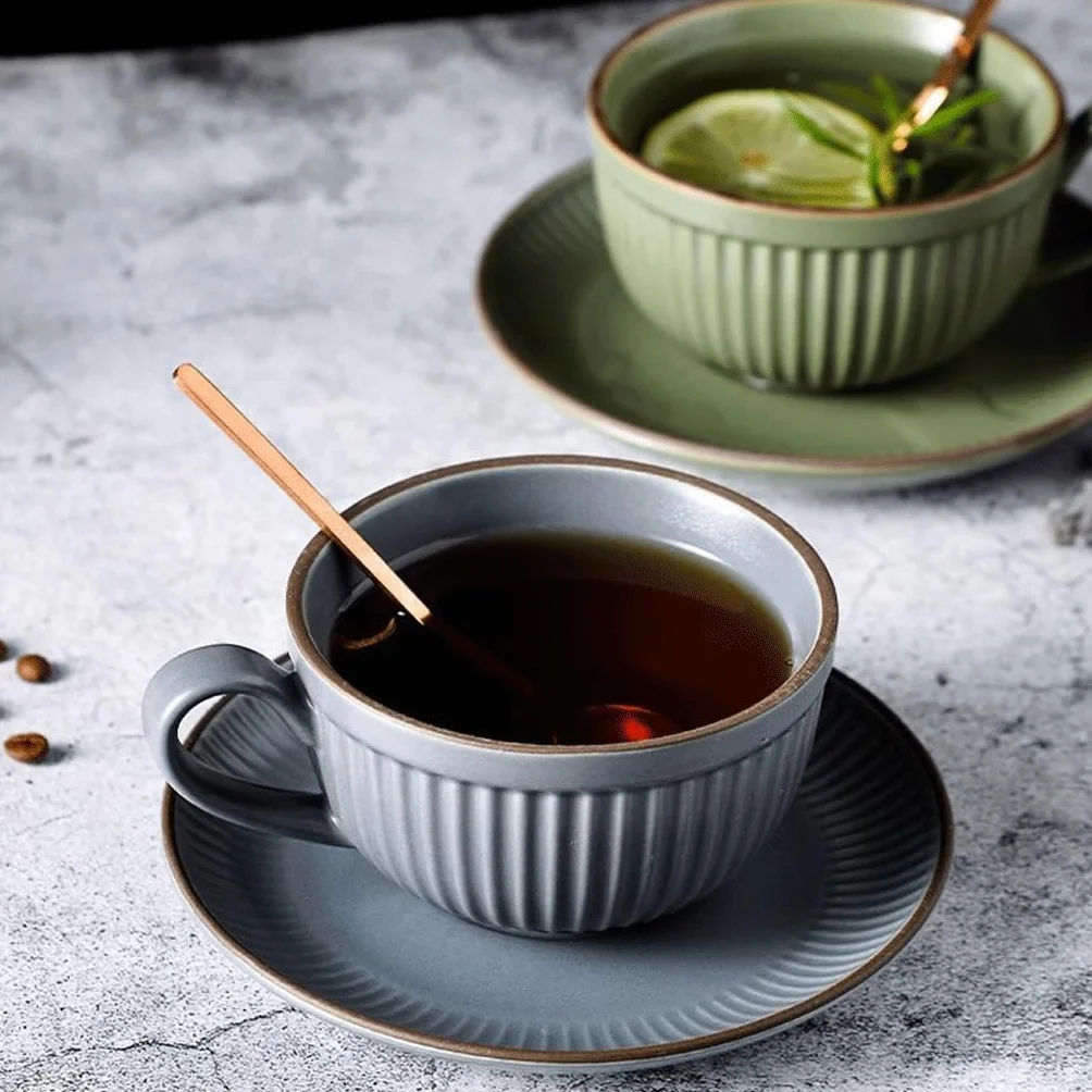 Kubki Zestaw filiżanek do kawy filiżanka do kawy domowa popołudniowa herbata zestaw ceramiczny retro kubek i spodek kubek do kawy(A)