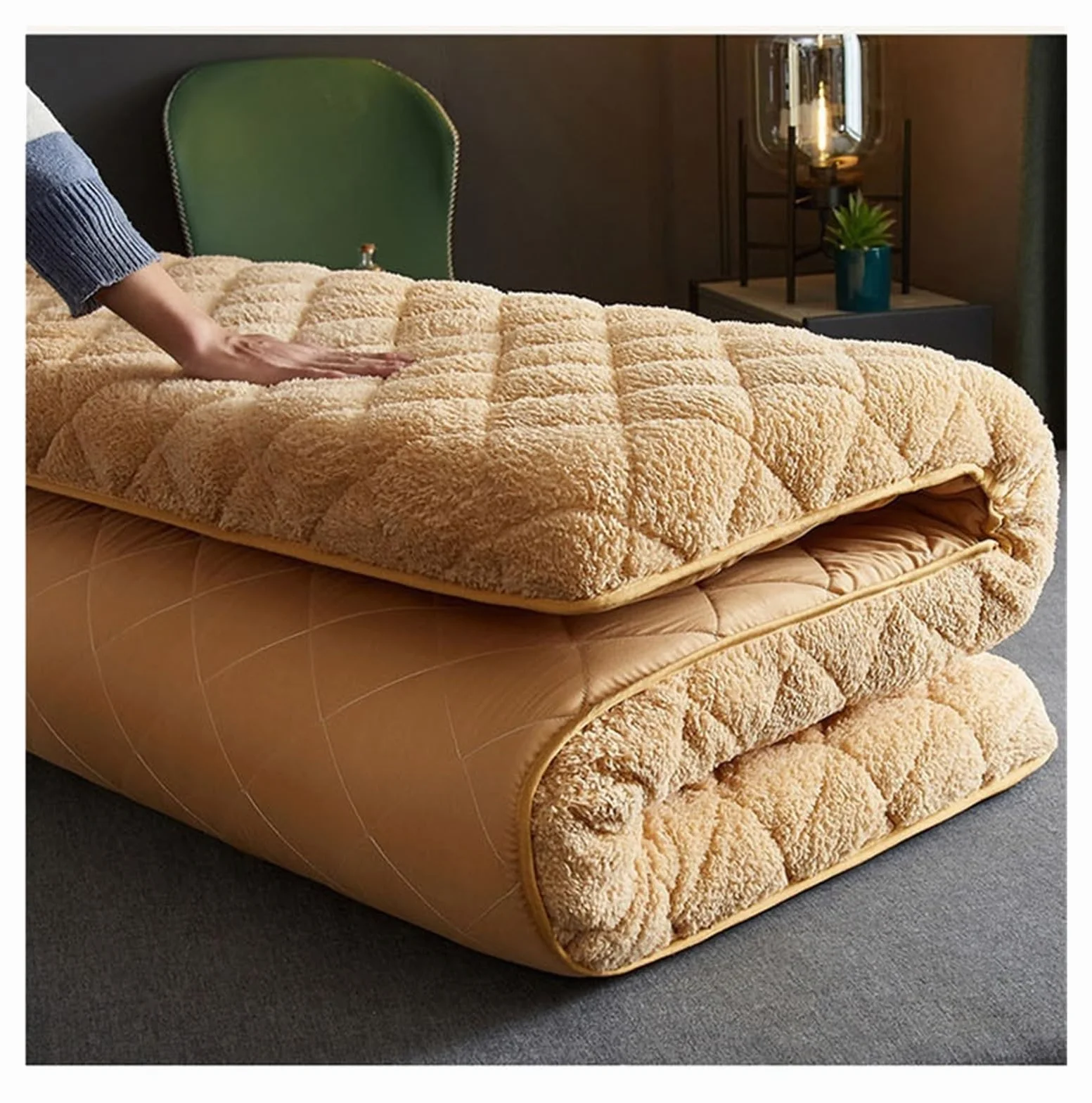 Nakładka na materac King Size z wełną jagnięcą antypoślizgowa konstrukcja szara 90 x 200 x 3 cm akcesoria do mebli do sypialni dla większego komfortu i wsparcia