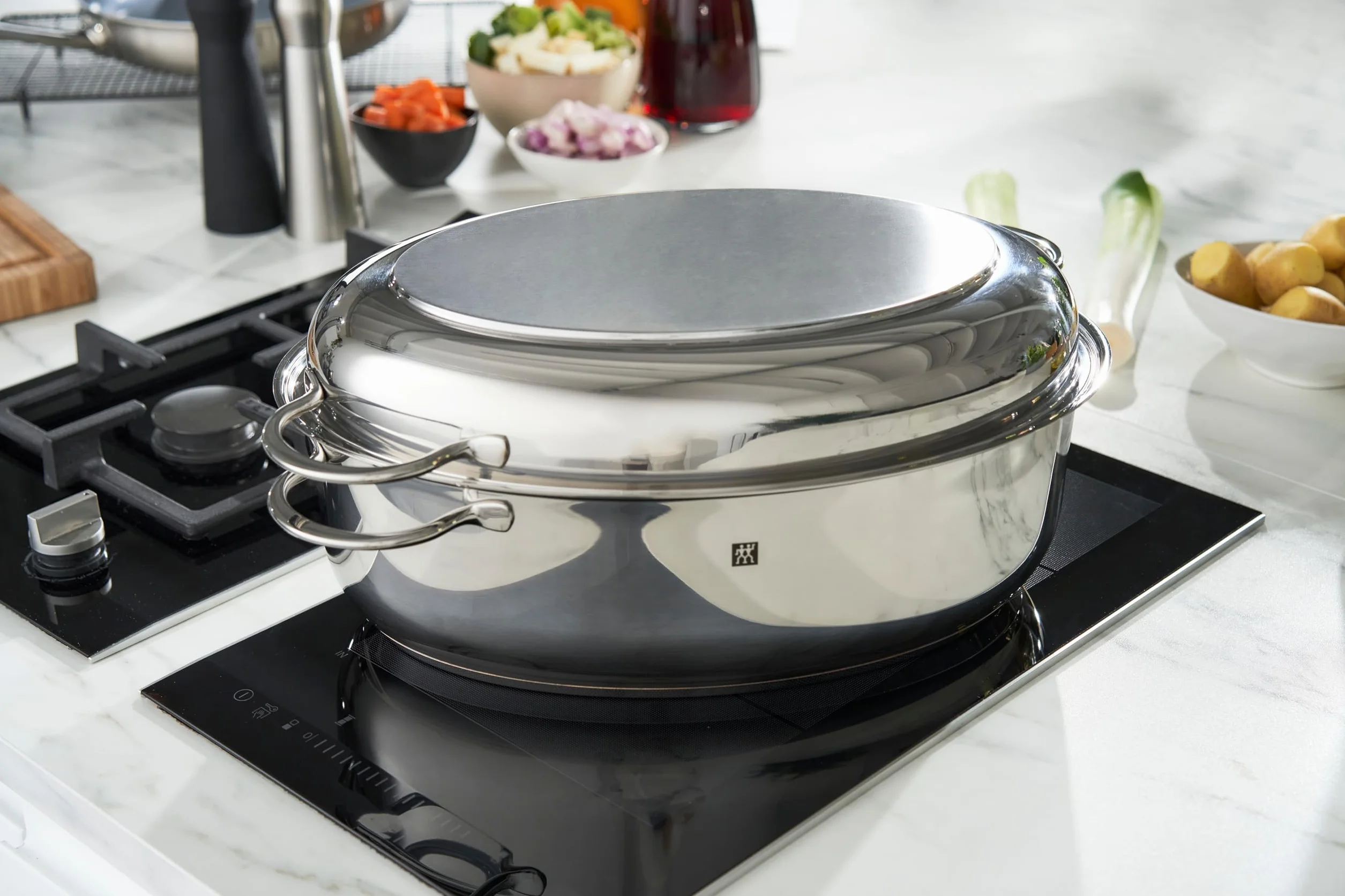 ZWILLING Bräter mit Deckel, Edelstahl, 8,5 Liter, Induktionsgeeignet