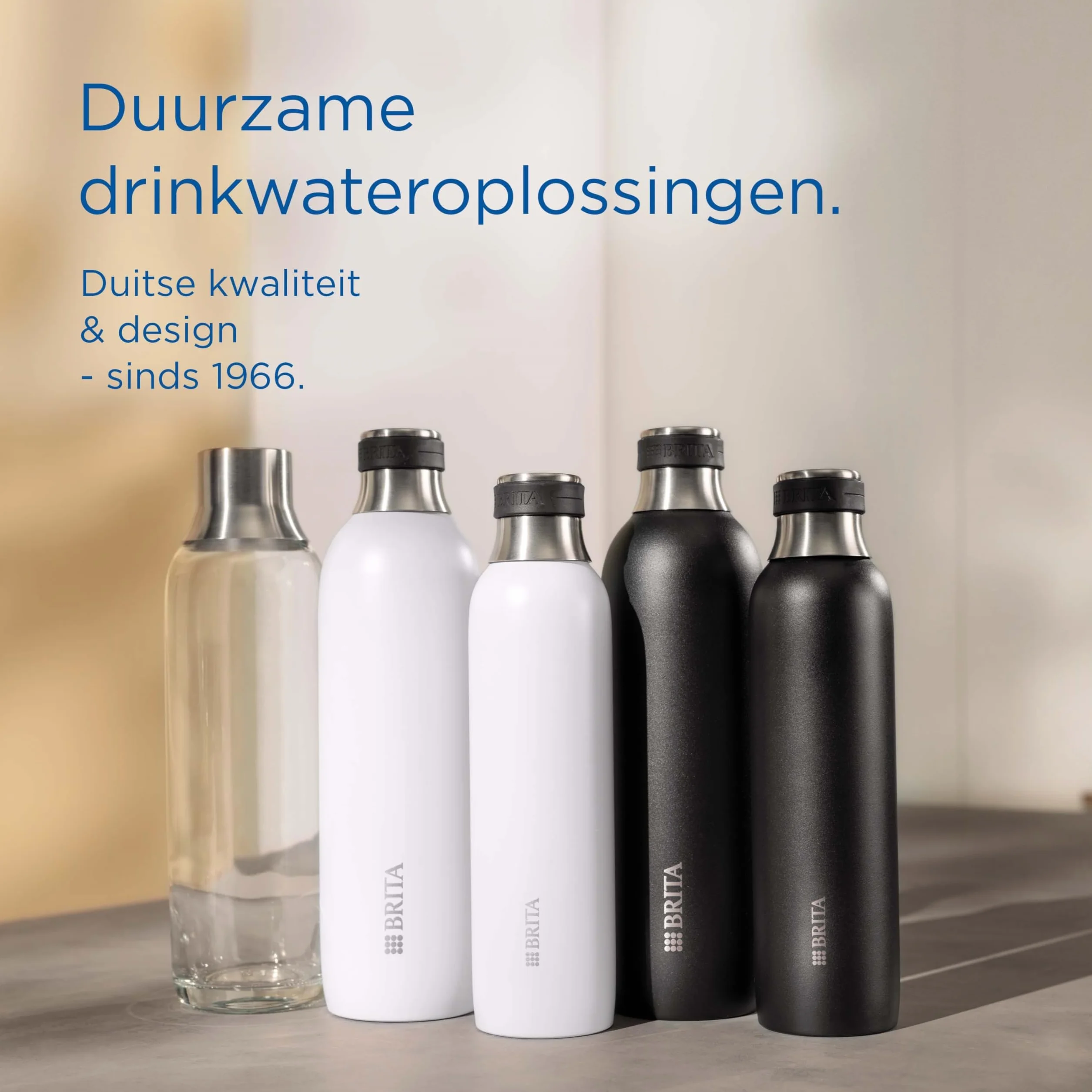 BRITA Szklana butelka do wody gazowanej SodaTrio (1l), opakowanie 2 butelek zamiennych - lekkie, eleganckie szklane butelki na wodę w opakowaniu duo/butelki wody gazowanej z polerowaną korkiem ze stali nierdzewnej