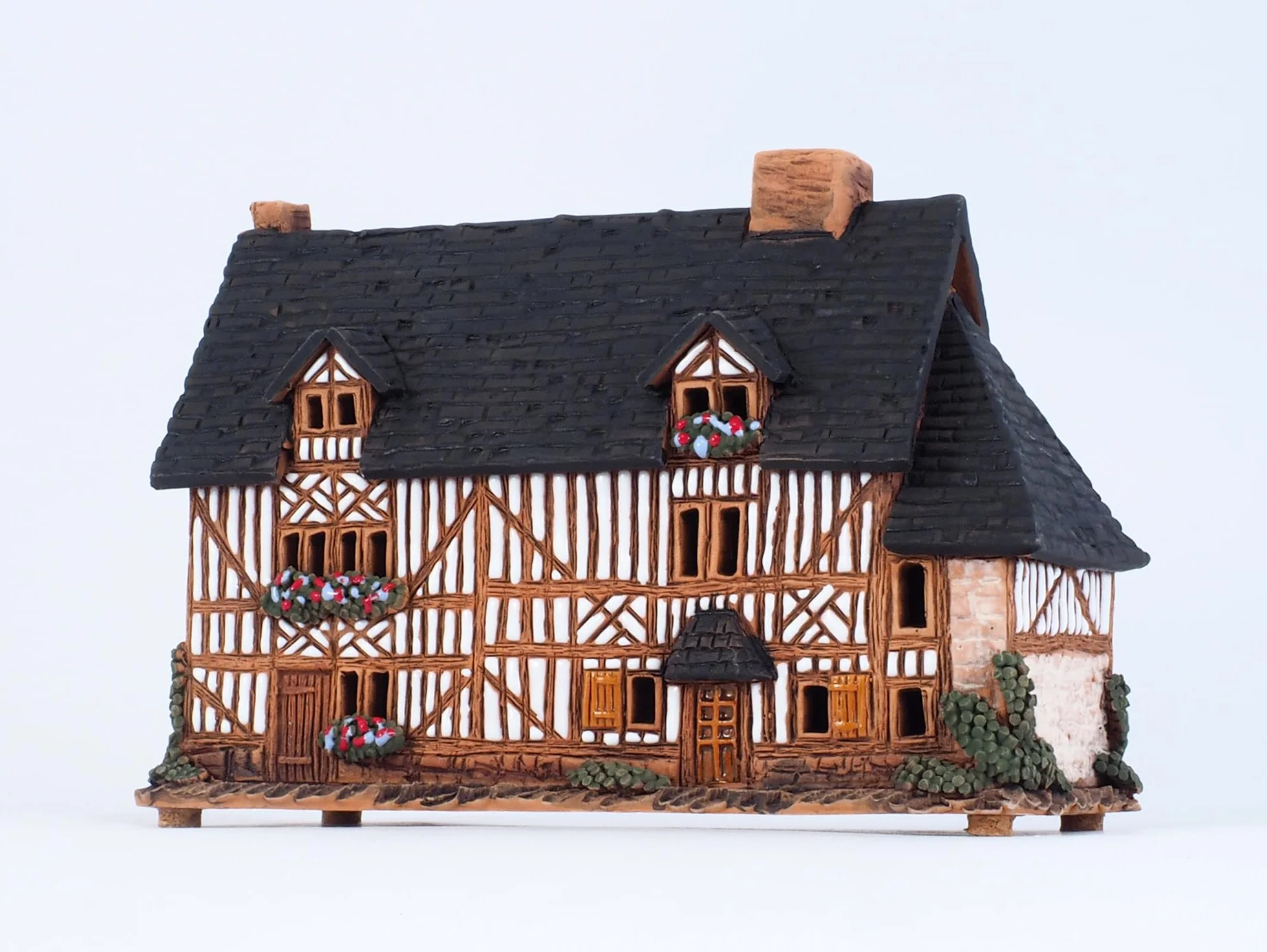 Ceramiczny domek na podgrzewacze, rękodzieło, miniaturka artystyczna, stary historyczny dom w Lisieux, Francja, B301AR