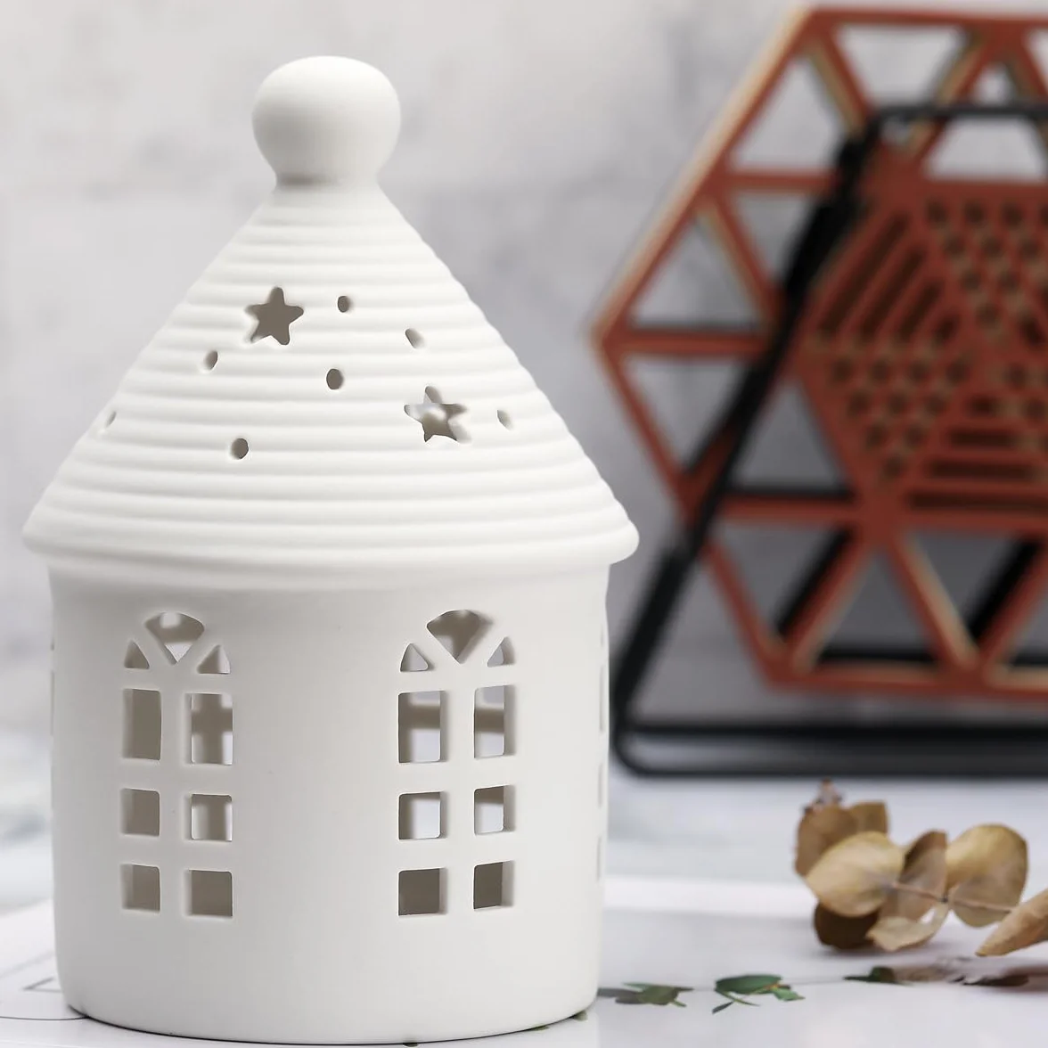 Ceramiczna latarnia morska dekoracja domu blat ręcznie rzeźbione figurki porcelanowe z oświetleniem LED bateria w zestawie