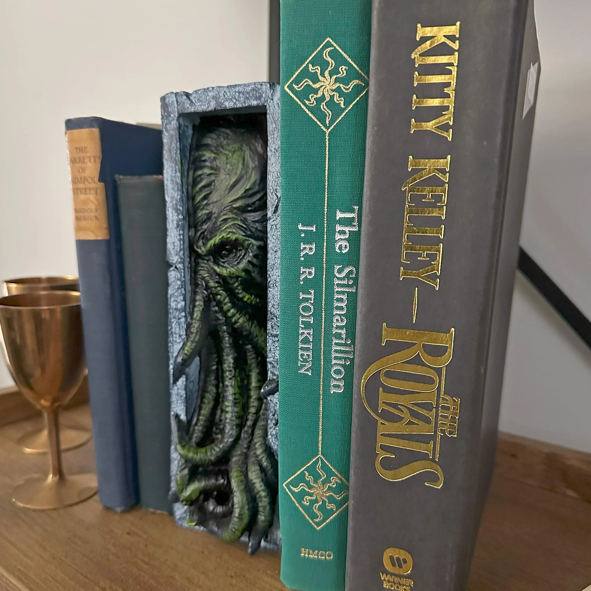 Toy Vault Cthulhu wkładka do regału, żywica podpórka podglądająca statuetka potwora Cthulhu