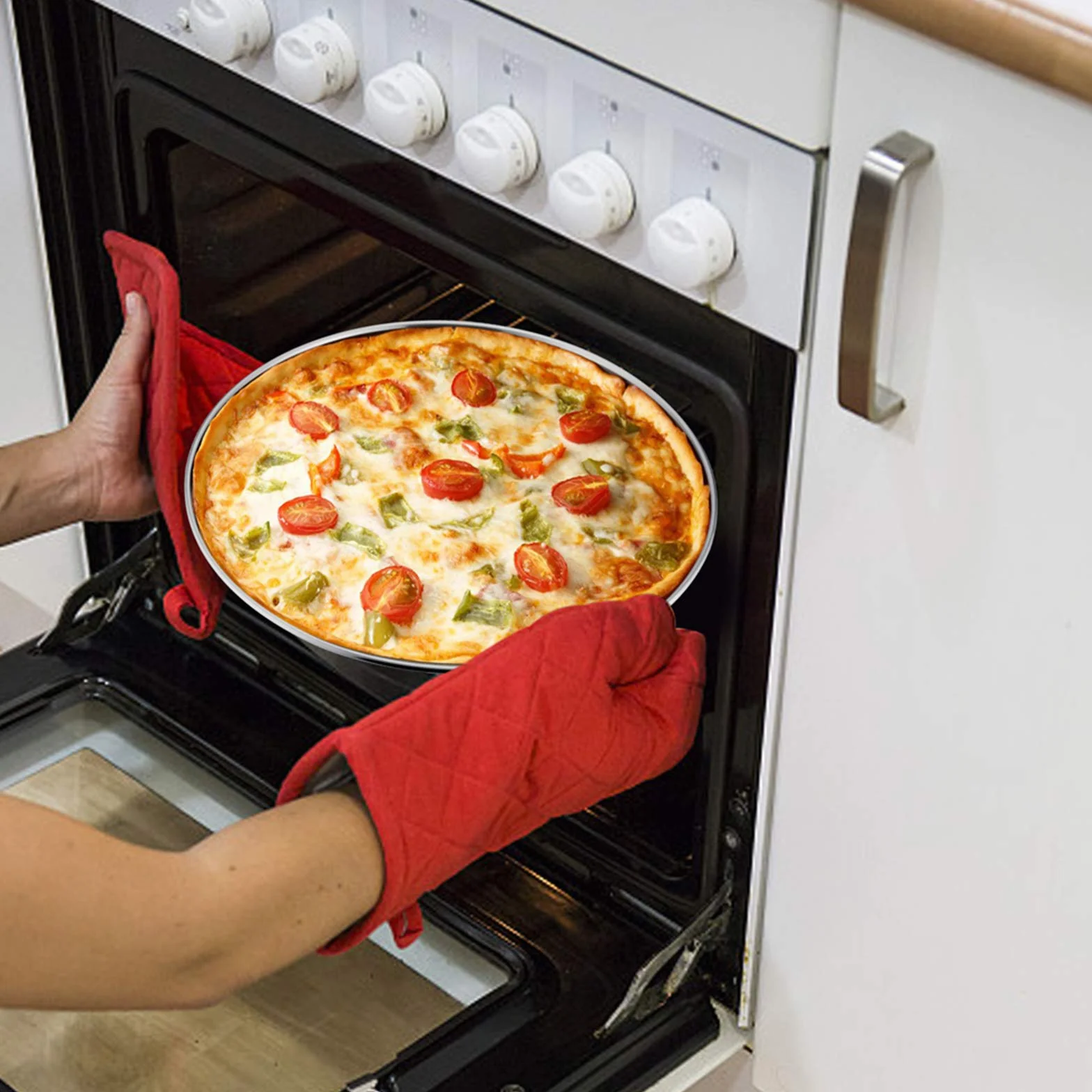 TEAMFAR Blacha do pizzy, zestaw 4 sztuk, stal nierdzewna, okrągła, do pieczenia w piekarniku, 26 cm, zdrowa i trwała, łatwa do czyszczenia i nadaje się do mycia w zmywarce