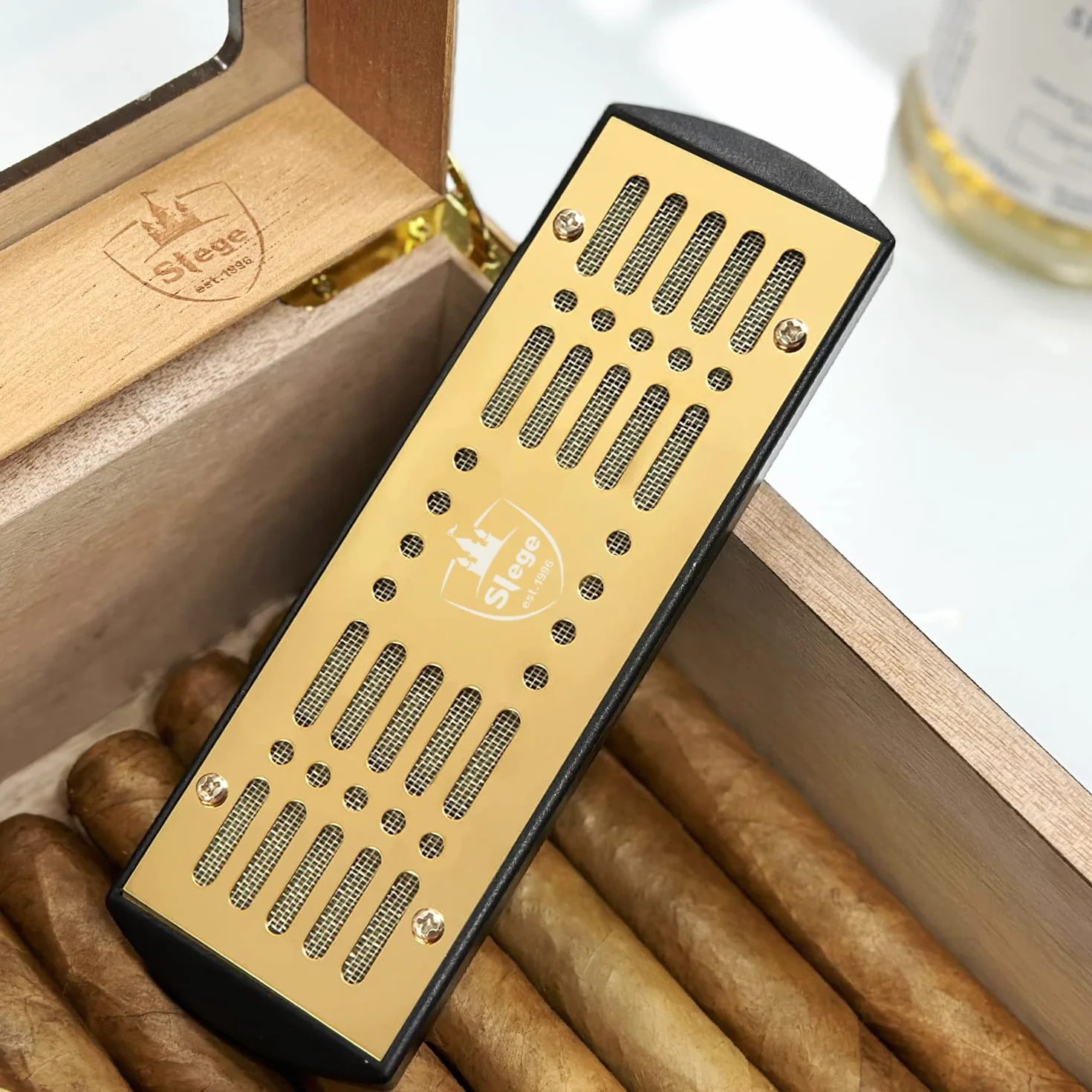 Slege Zestaw nawilżacza i roztworu humidorowego, w zestawie nawilżacz powietrza, płyn humidor (L)