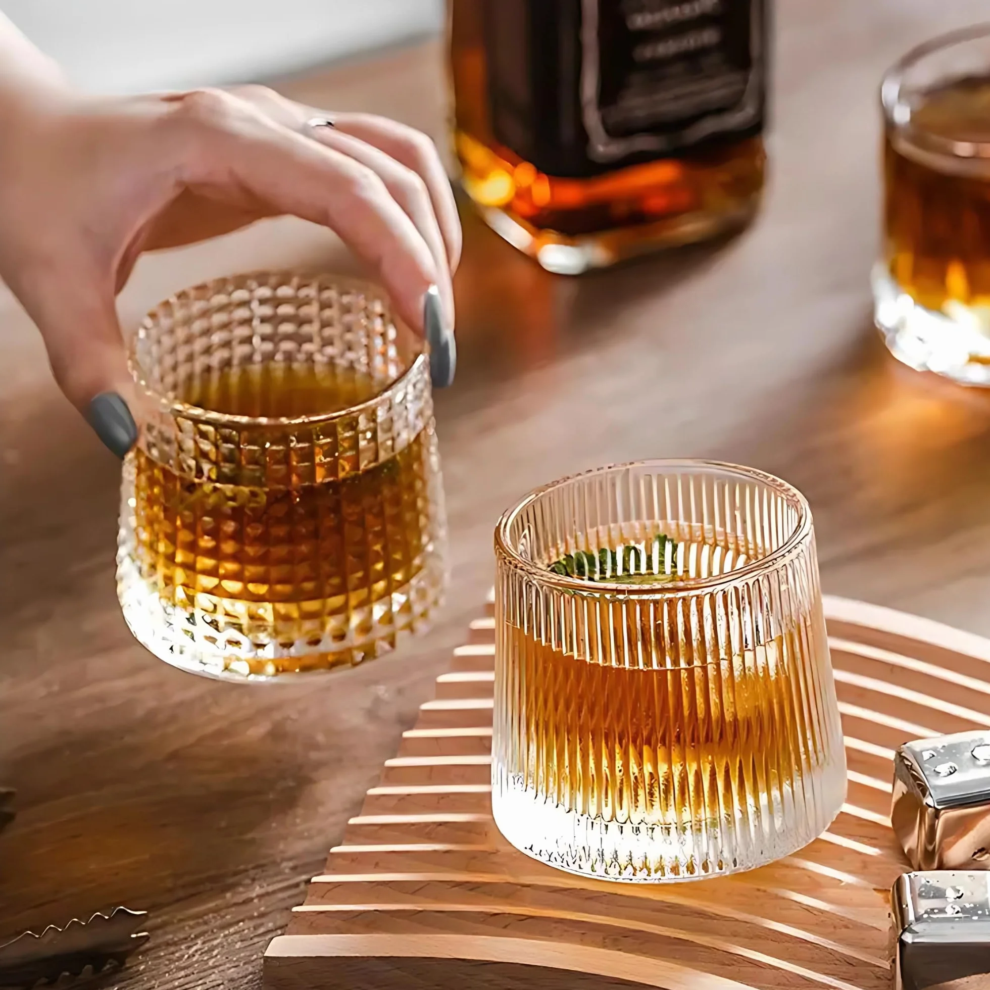 Zestaw szklanek do whisky z kulkowym dnem 4 szt. do degustacji rumu, ginu i destylowanego