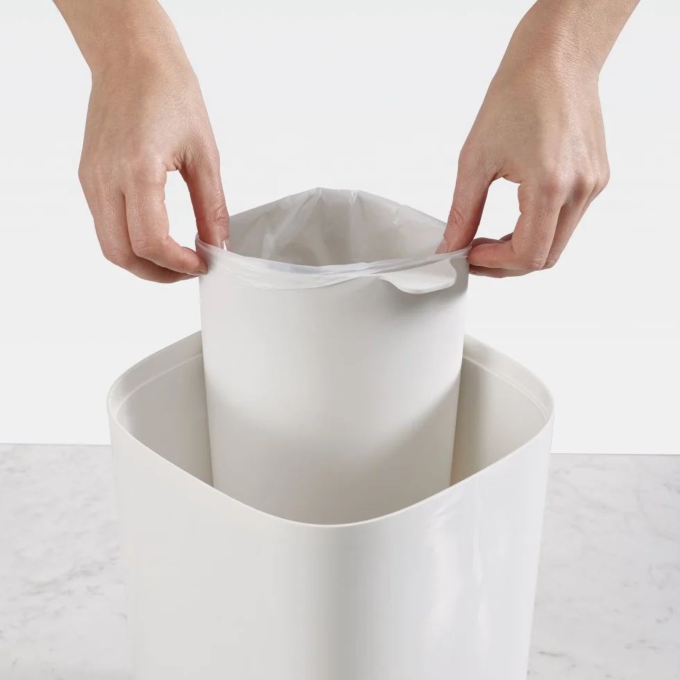 Joseph Joseph 70505 Slim – kosz na śmieci do łazienki – biały/niebieski