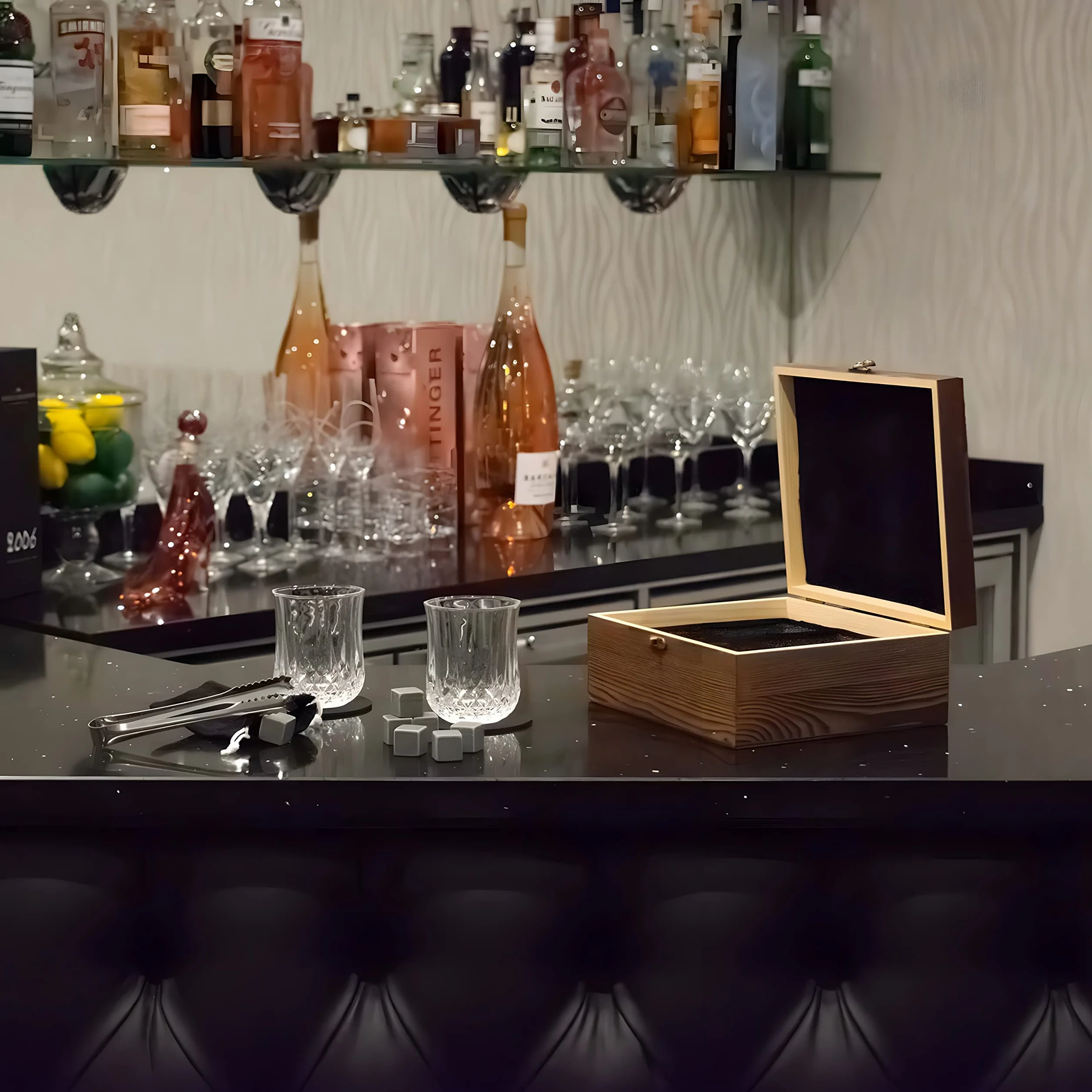 TRIXES Pudełko prezentowe na szklankami do whisky, do degustacji szkockiej, kamienie do whisky i zestaw podstawek, zestaw upominkowy, na napoje alkoholowe, idealny prezent na Dzień Ojca