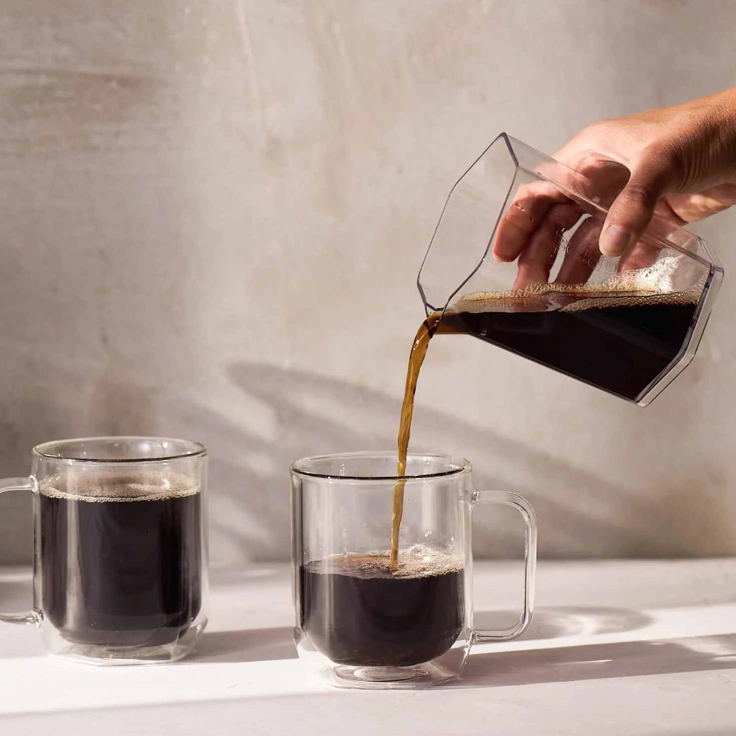 AeroPress Clear XL Coffee Press, duży uniwersalny French Press, ręczny ekspres do kawy w stylu espresso i pour-over, 2 min parzenia, przenośny, idealny na podróż i kemping