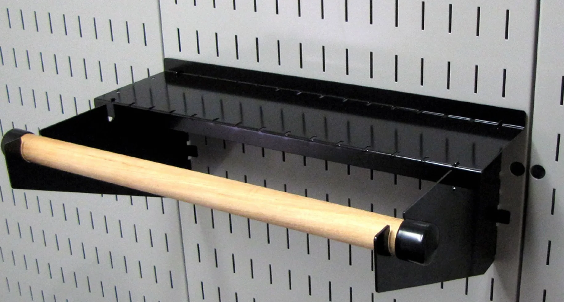 Wall Control Uchwyt na ręcznik papierowy i pręt kołkowy, do deski rozdzielczej Wall Control Pegboard i deski narzędziowej, czarny