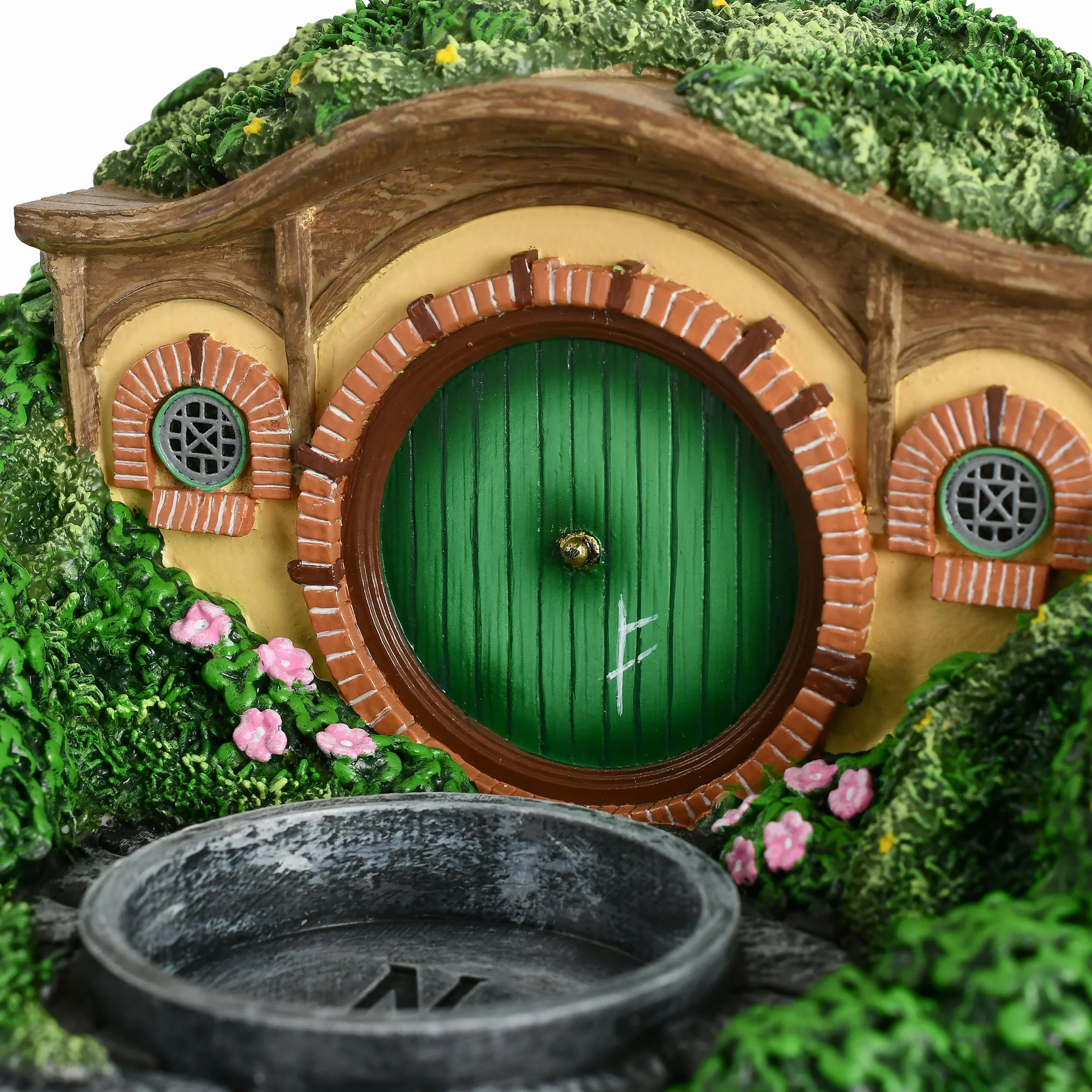 Elbenwald Władca pierścieni - świecznik na podgrzewacze Hobbit Cave Auenland Diorama 15,5 x 8,8 x 15,5 cm świece z żywicy średnica 4,5 cm