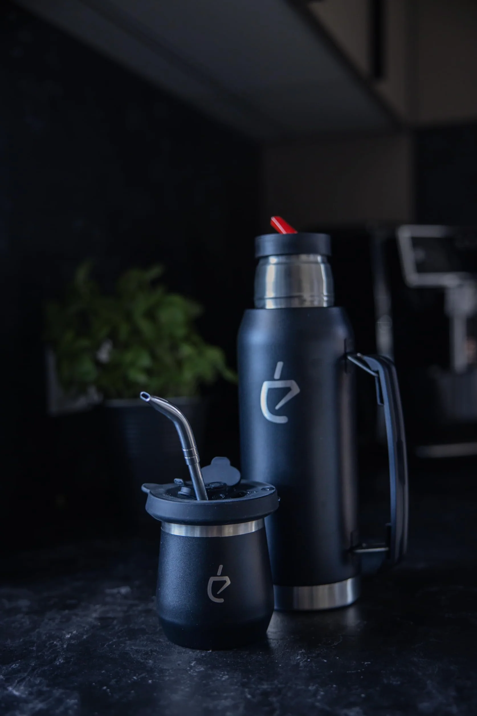 Zestaw Yerba Mate Un Mate® MateGo Termolid DualFlow PRO Obsidian Black – termos 1000 ml, matero 230 ml, bombilla, czyścik, zestaw prezentowy premium (Black)