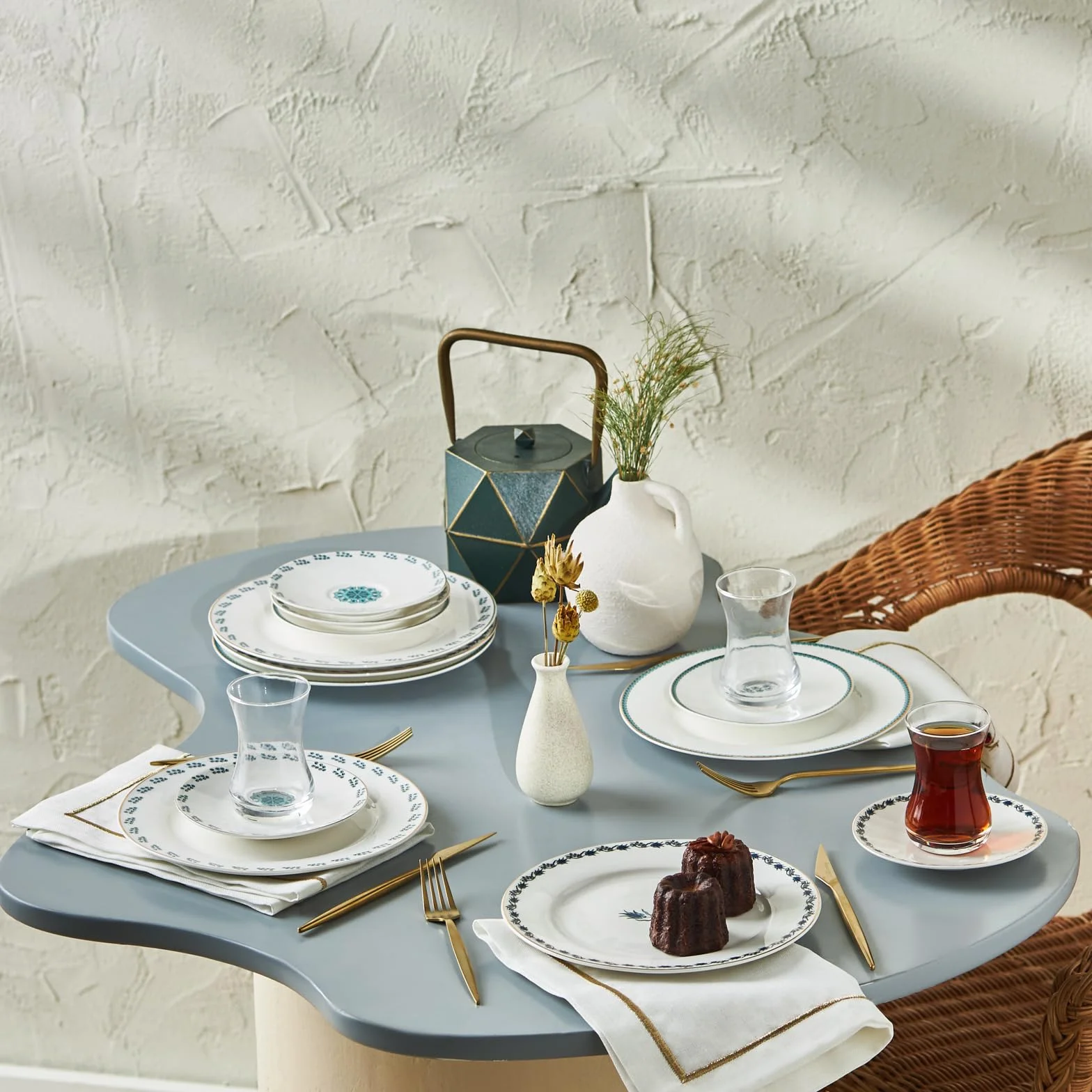 Karaca İznik 18-częściowy zestaw deserowy dla 6 osób, eleganckie naczynia do pysznych deserów