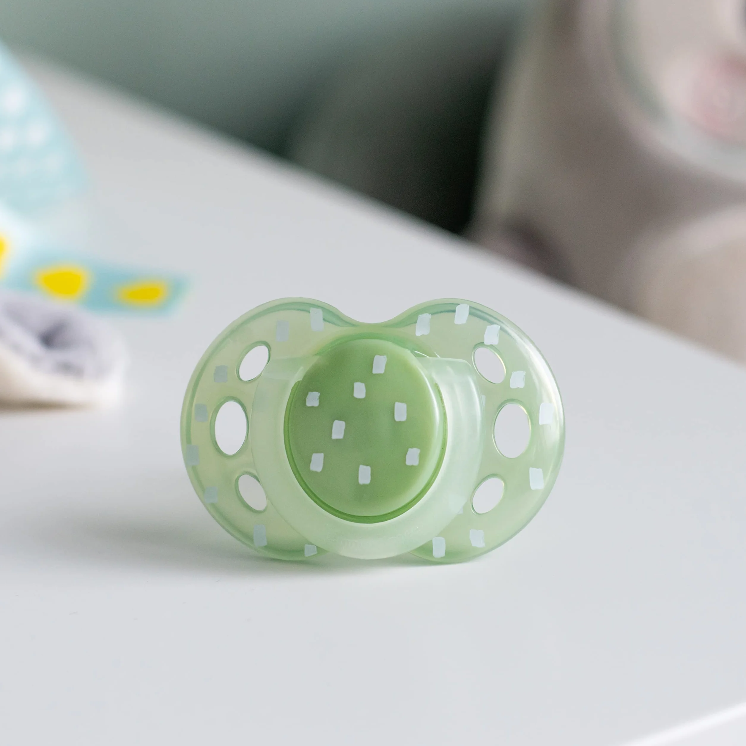 Tommee Tippee 433556 Zabawny smoczek, ortopedyczny, symetryczny, silikon, nie zawiera BPA, 18-36 miesięcy, 6 sztuk, zielony