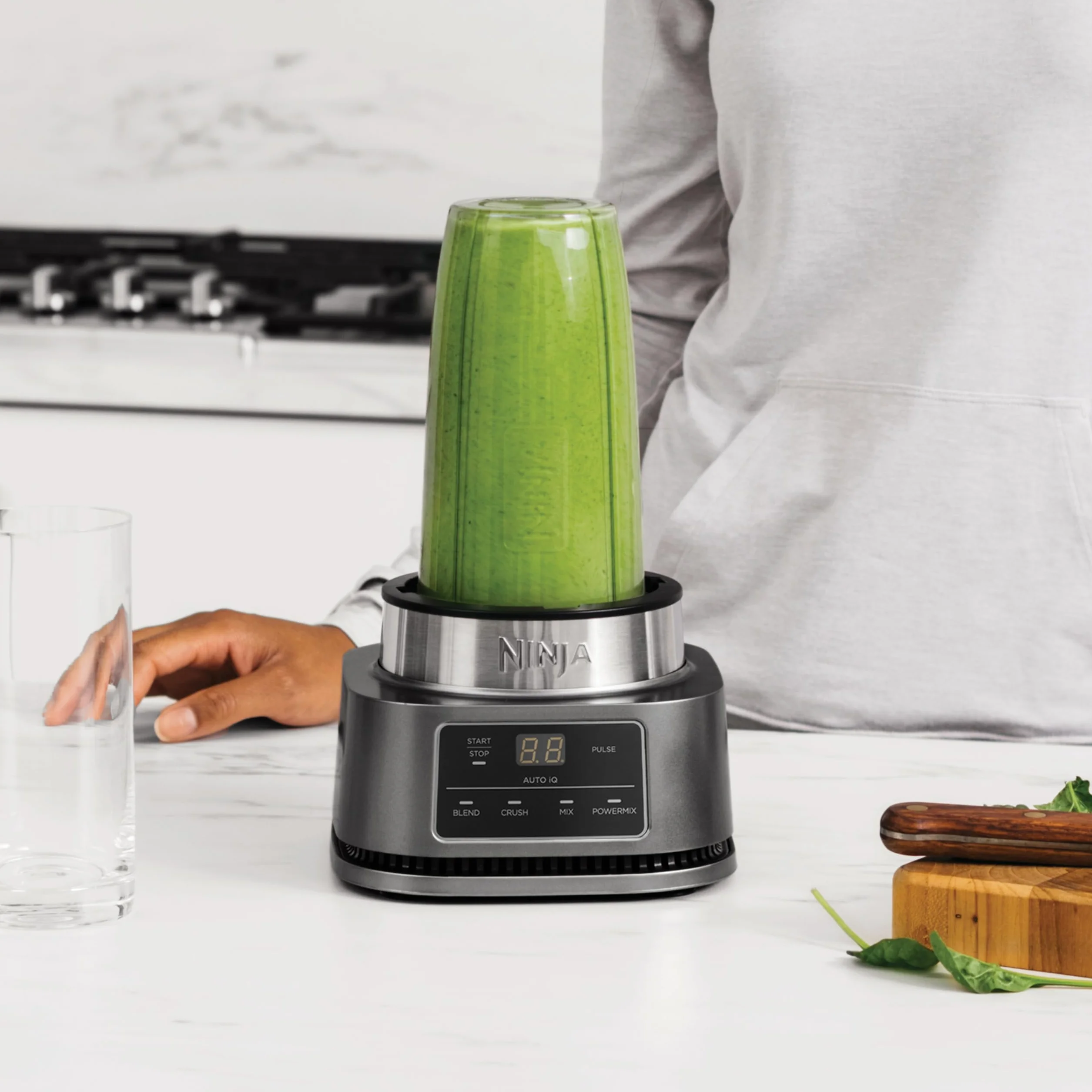 Ninja Foodi Power Nutri Mixer 2W1, Tworzenie Miseczek ze Smoothie, Mieszanie Gęstych Past i Mrożonych Napojów, Programy Automatyczne, Srebrny CB100EU