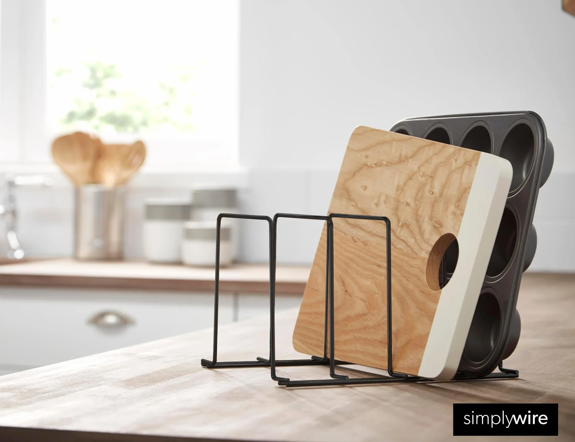 simplywire – Stojaki na blachy do pieczenia i deski do krojenia – zestaw 2 szt. – stojak na patelnie – organizer do szafki kuchennej – czarny