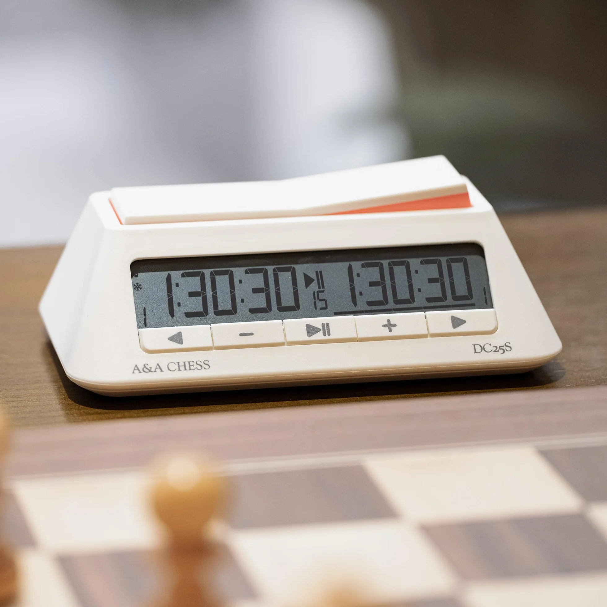 A&A Zegar szachowy, cyfrowy zegar szachowy z 36 trybami turniejowymi, stylowy, minimalistyczny design z kołyską, przenośny timer do szachów i gier planszowych (biały)